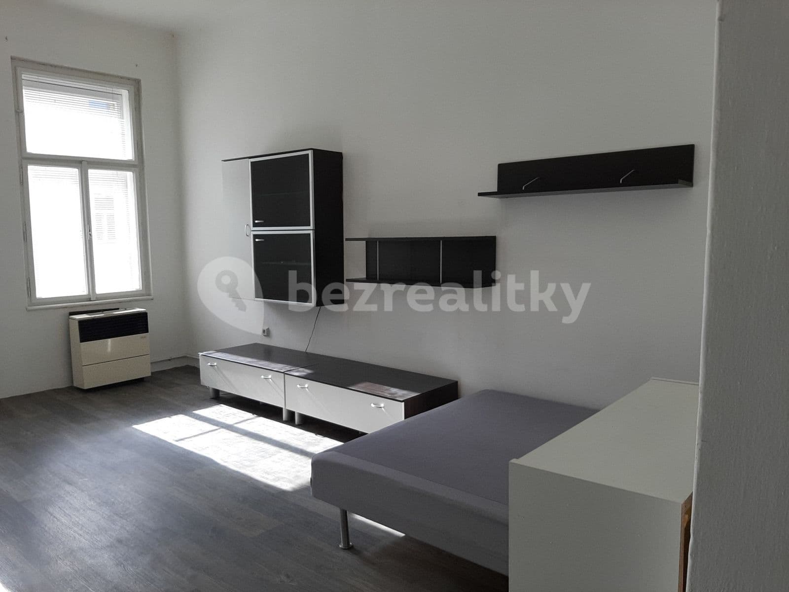 Pronájem bytu 1+1 40 m², Korunní, Praha, Praha Pronájem bytu 1+1 40 m², Korunní, Praha, Praha