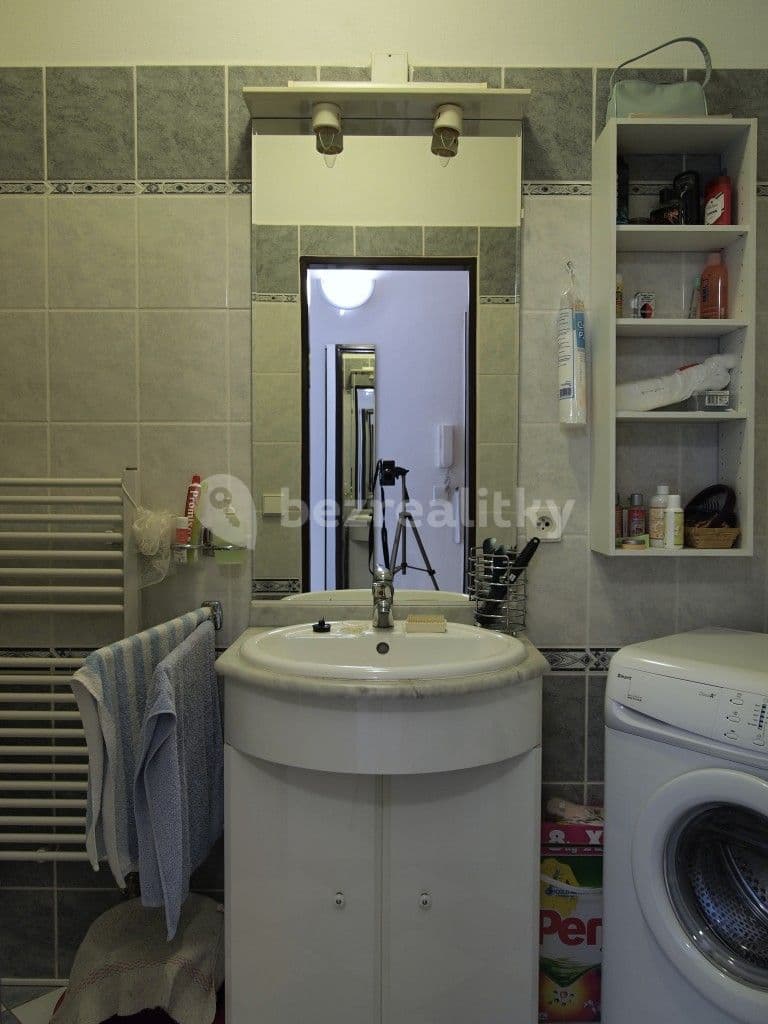 Pronájem bytu 1+1 30 m², Bednářova, Brno, Jihomoravský kraj Pronájem bytu 1+1 30 m², Bednářova, Brno, Jihomoravský kraj