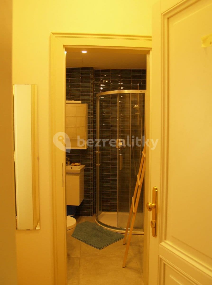 Pronájem bytu 1+kk 22 m², Černomořská, Praha, Praha Pronájem bytu 1+kk 22 m², Černomořská, Praha, Praha