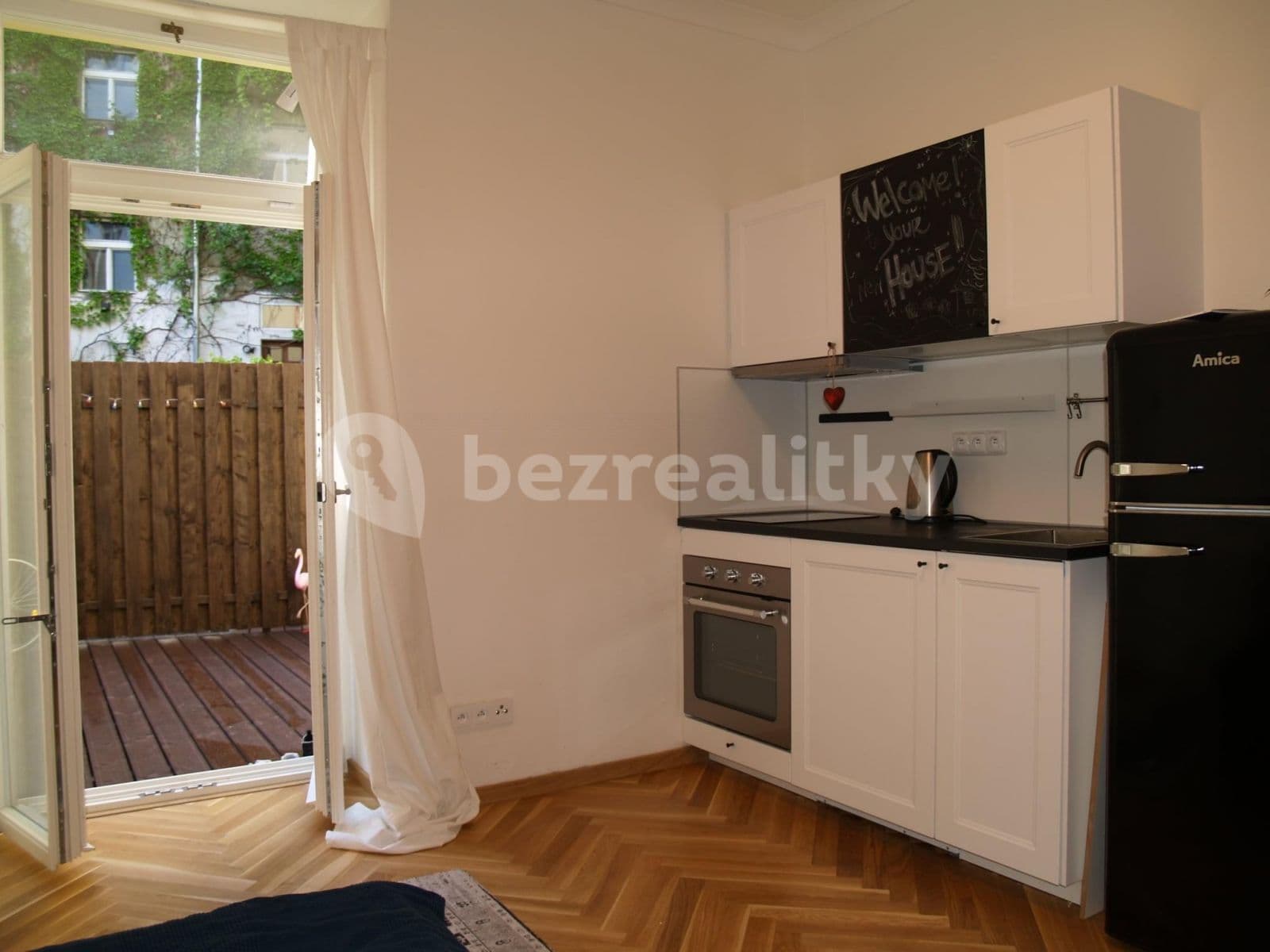 Pronájem bytu 1+kk 22 m², Černomořská, Praha, Praha Pronájem bytu 1+kk 22 m², Černomořská, Praha, Praha