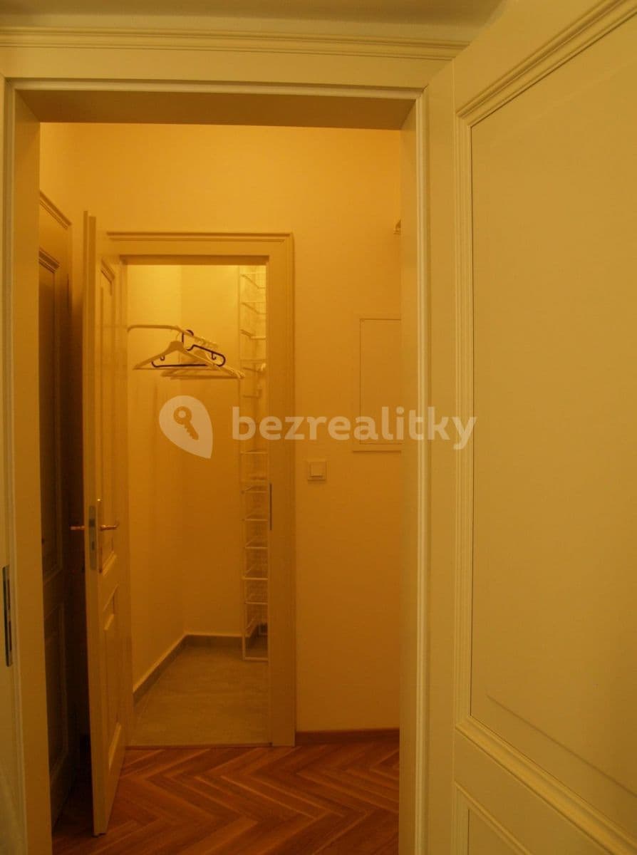 Pronájem bytu 1+kk 22 m², Černomořská, Praha, Praha Pronájem bytu 1+kk 22 m², Černomořská, Praha, Praha