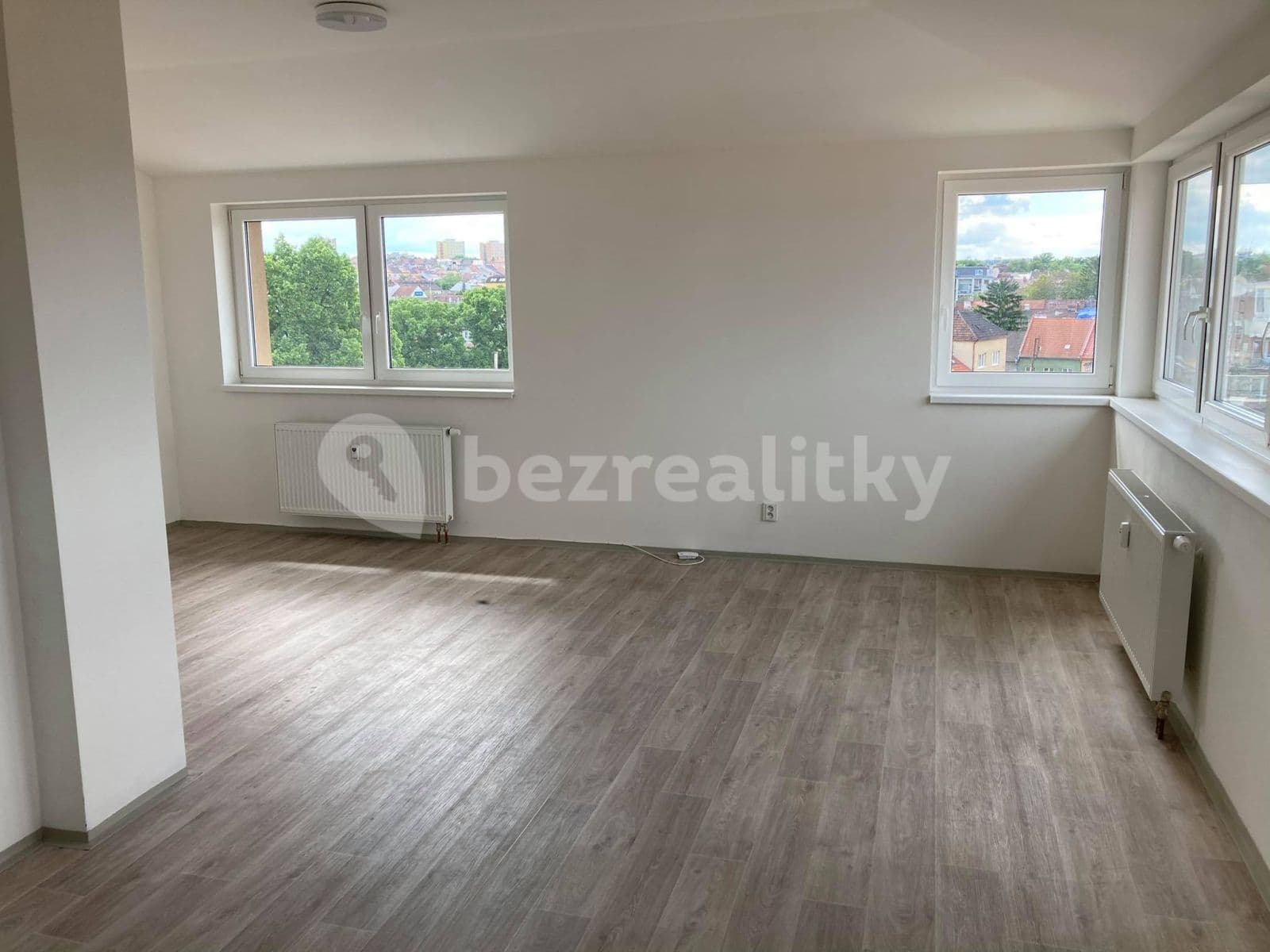 Pronájem bytu 1+kk 39 m², Karáskovo náměstí, Brno, Jihomoravský kraj Pronájem bytu 1+kk 39 m², Karáskovo náměstí, Brno, Jihomoravský kraj
