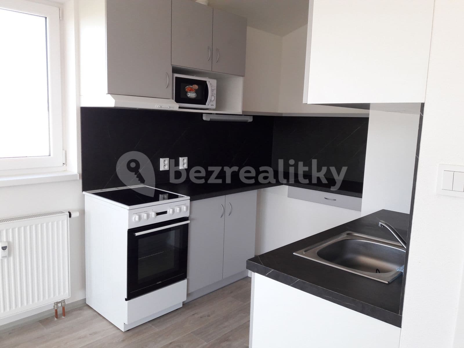 Pronájem bytu 1+kk 39 m², Karáskovo náměstí, Brno, Jihomoravský kraj Pronájem bytu 1+kk 39 m², Karáskovo náměstí, Brno, Jihomoravský kraj