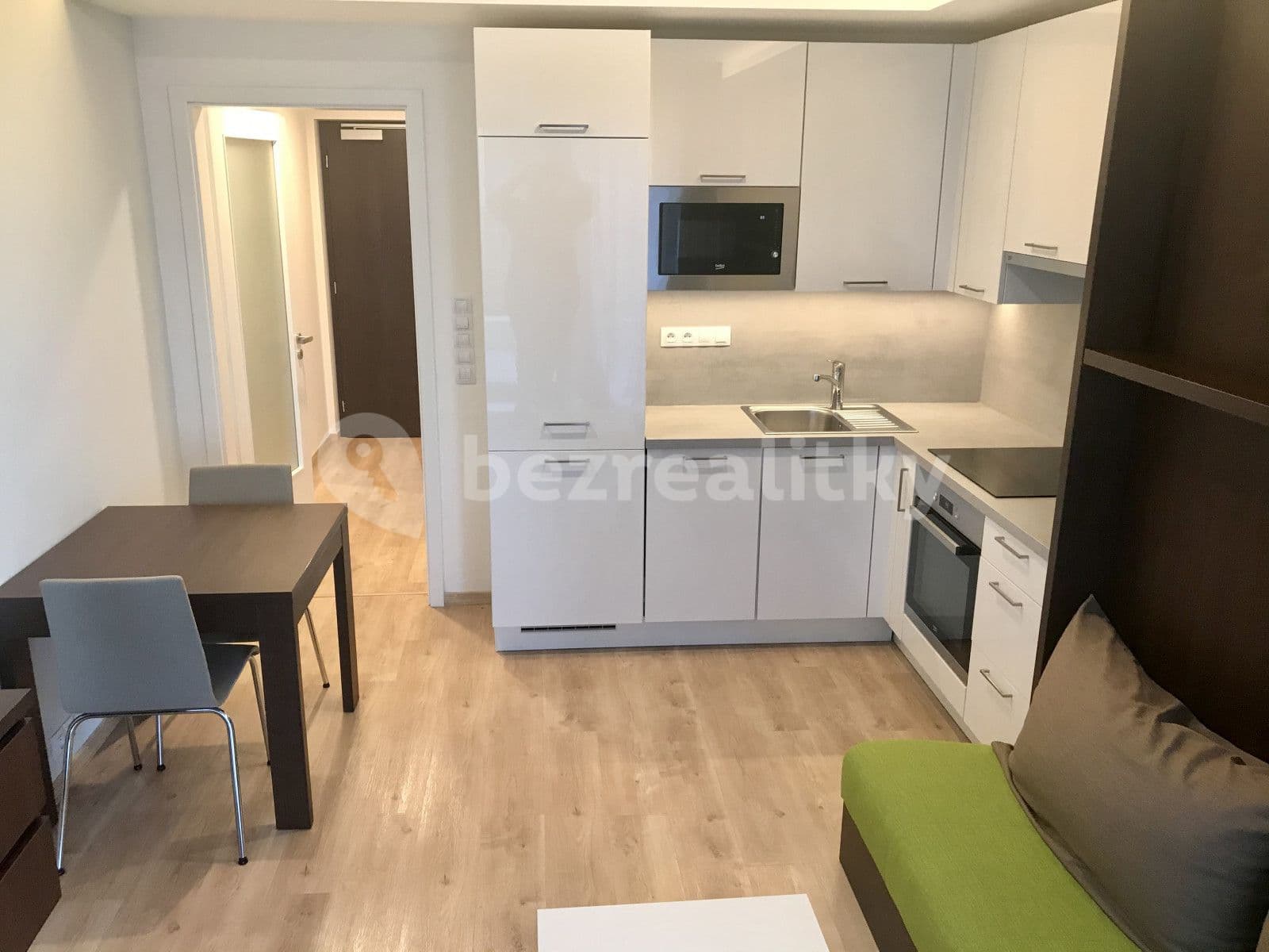 Pronájem bytu 1+kk 26 m², Útulný 1kk byt s terasou, Praha, Praha Pronájem bytu 1+kk 26 m², Útulný 1kk byt s terasou, Praha, Praha