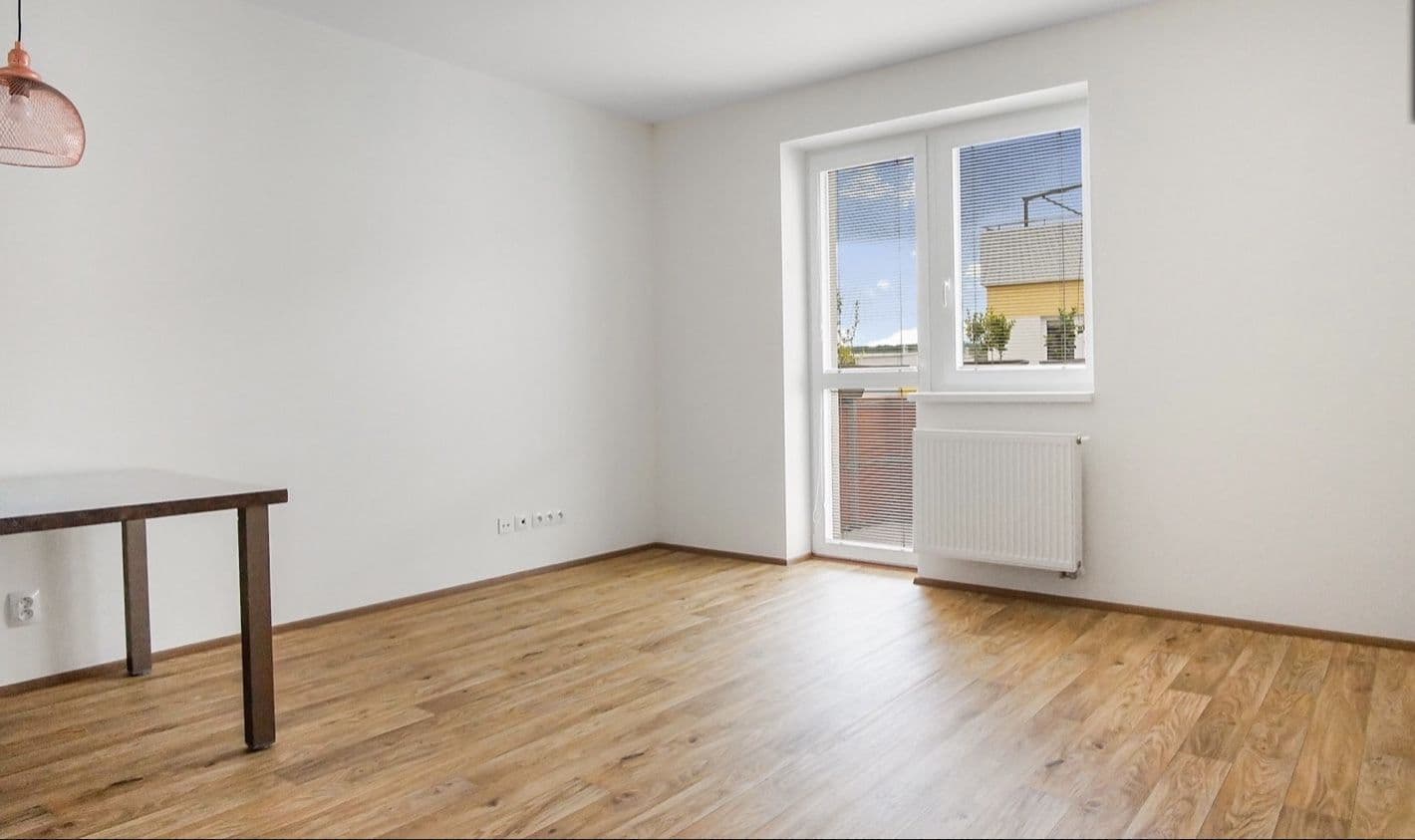 Pronájem bytu 2+kk 83 m², Novodvorská, Brno, Jihomoravský kraj Pronájem bytu 2+kk 83 m², Novodvorská, Brno, Jihomoravský kraj
