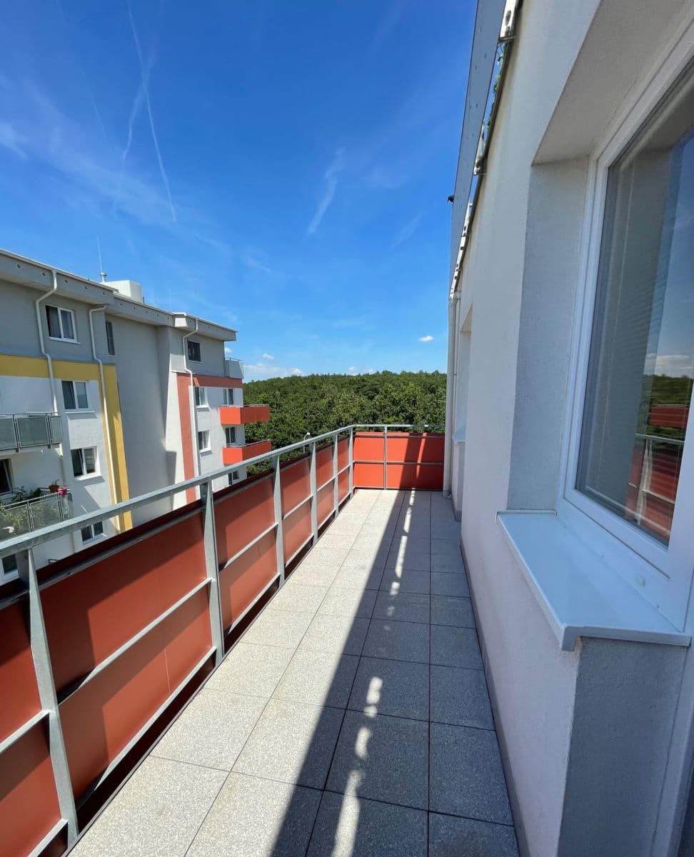 Pronájem bytu 2+kk 83 m², Novodvorská, Brno, Jihomoravský kraj Pronájem bytu 2+kk 83 m², Novodvorská, Brno, Jihomoravský kraj