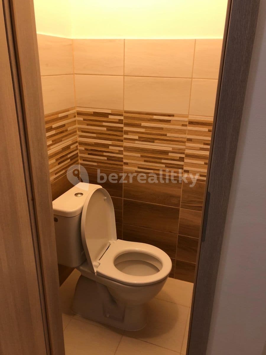 Pronájem bytu 4+1 77 m², Nad Úžlabinou, Praha, Praha Pronájem bytu 4+1 77 m², Nad Úžlabinou, Praha, Praha