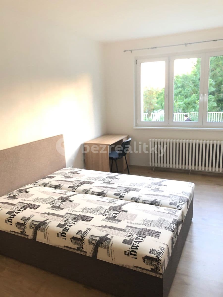 Pronájem bytu 4+1 77 m², Nad Úžlabinou, Praha, Praha Pronájem bytu 4+1 77 m², Nad Úžlabinou, Praha, Praha