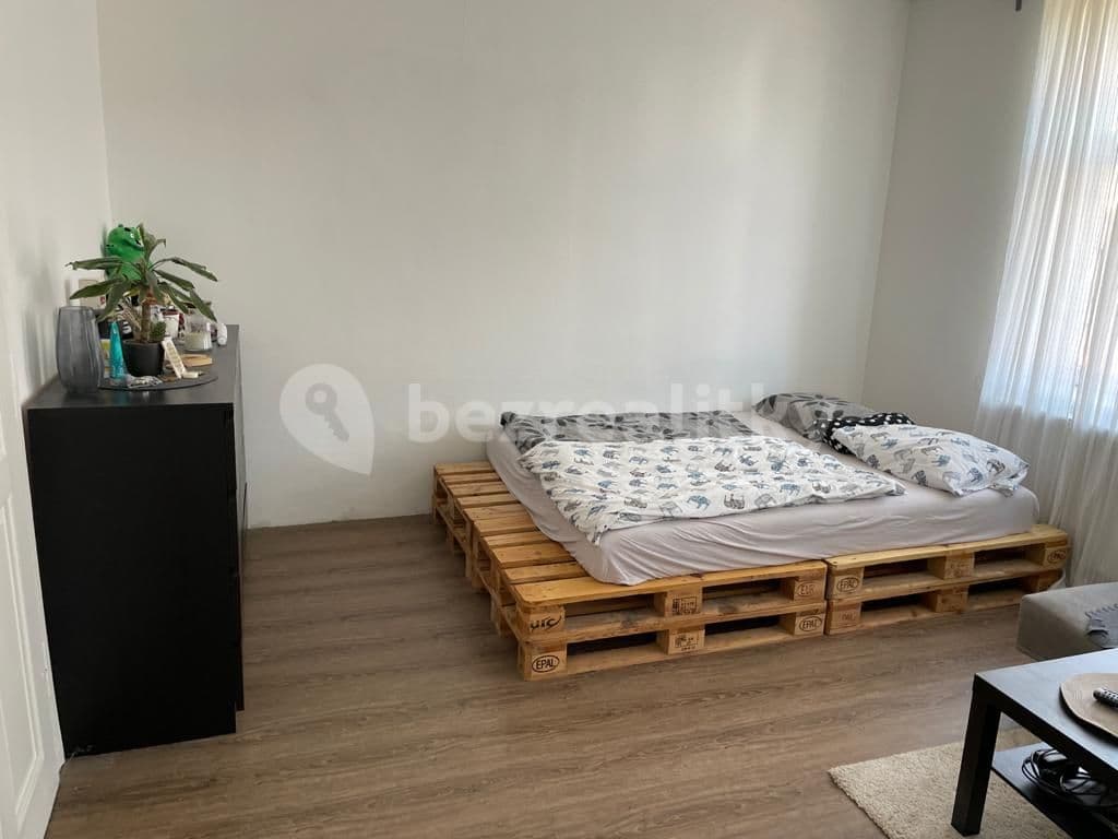 Pronájem bytu 2+kk 40 m², Nad Rážákem, Praha, Praha Pronájem bytu 2+kk 40 m², Nad Rážákem, Praha, Praha