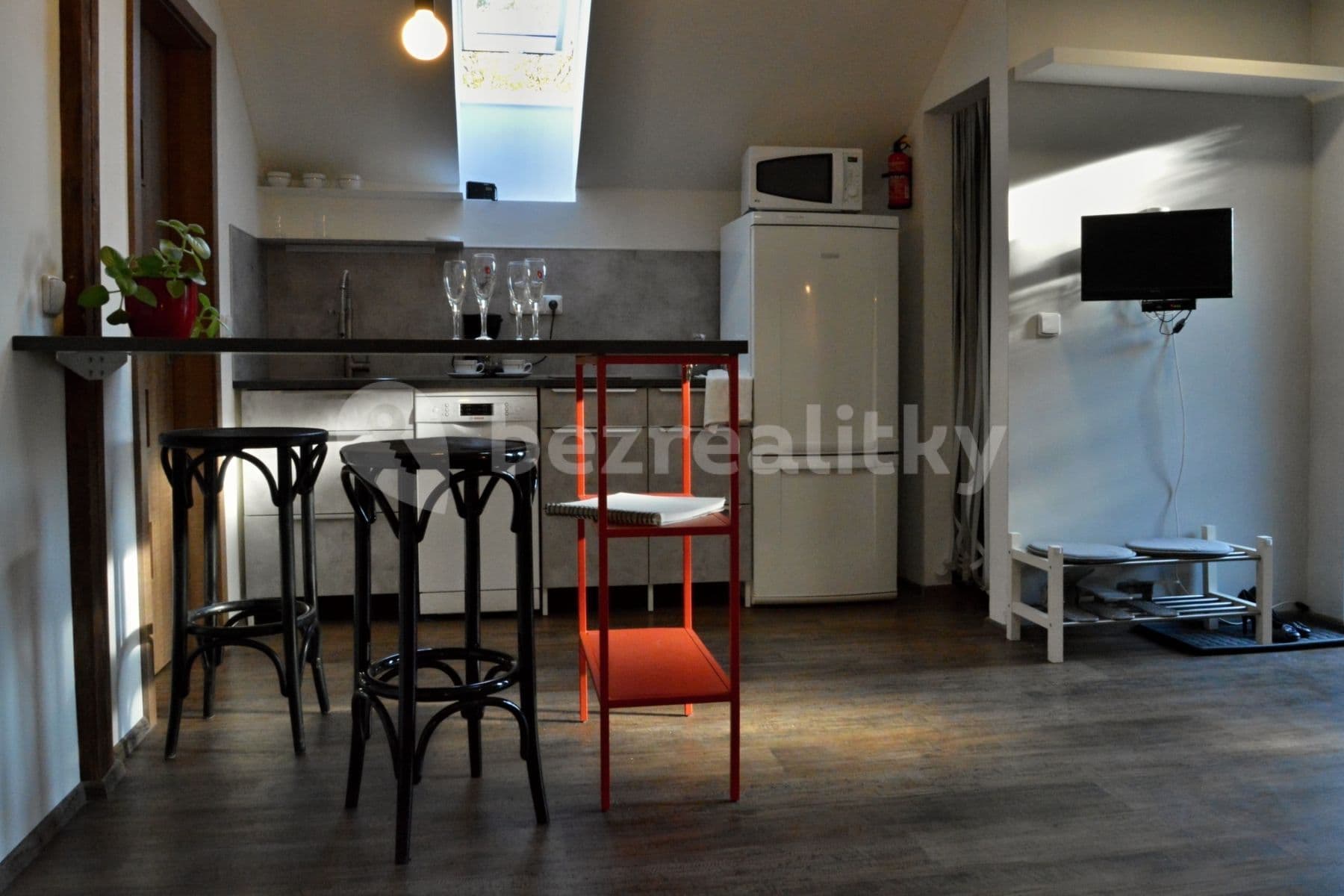 Pronájem bytu 2+kk 35 m², K Vinoři, Praha, Praha Pronájem bytu 2+kk 35 m², K Vinoři, Praha, Praha