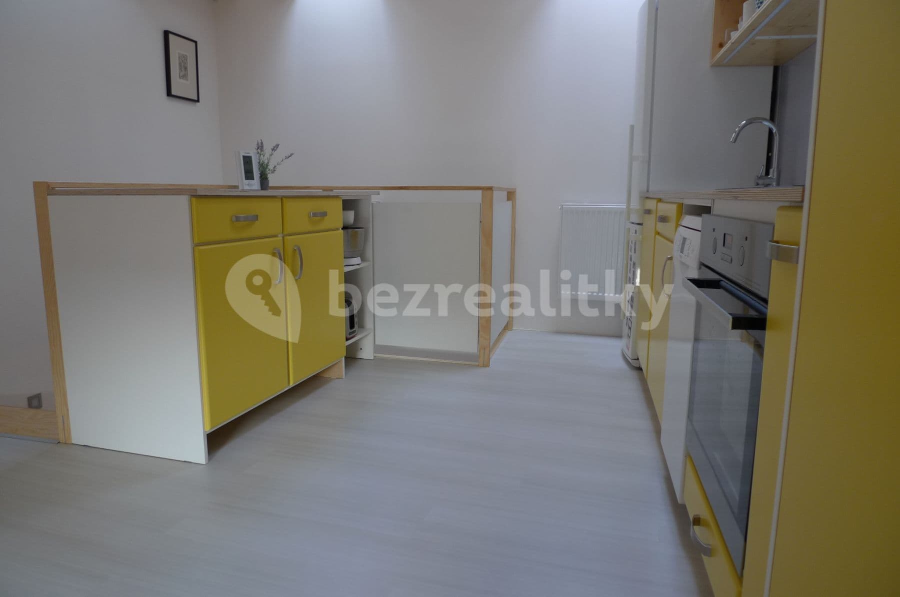 Pronájem bytu 1+1 50 m², Jar. Staši, Zlín, Zlínský kraj Pronájem bytu 1+1 50 m², Jar. Staši, Zlín, Zlínský kraj