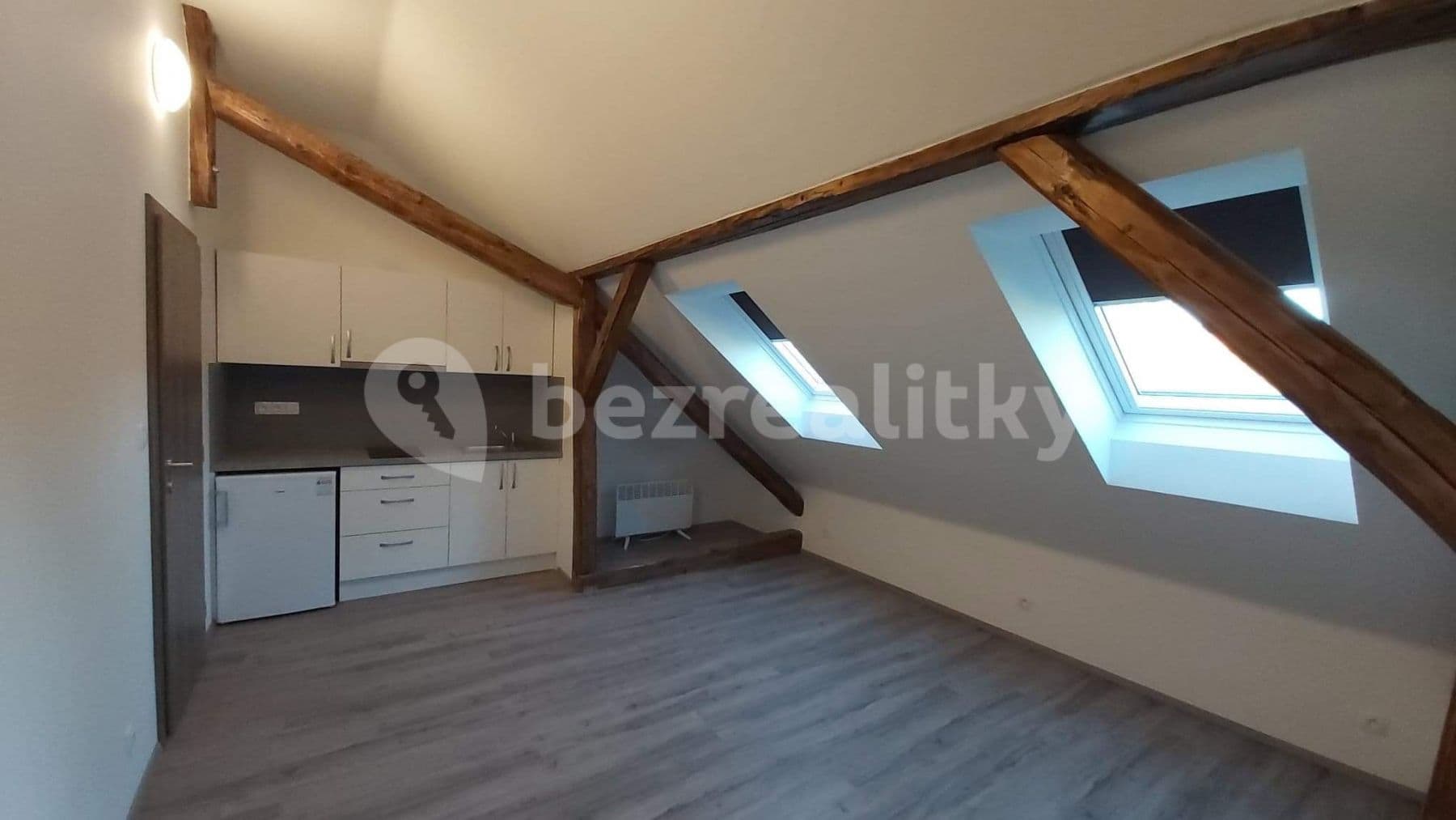 Pronájem bytu 1+kk 24 m², Jugoslávská, Brno, Jihomoravský kraj Pronájem bytu 1+kk 24 m², Jugoslávská, Brno, Jihomoravský kraj