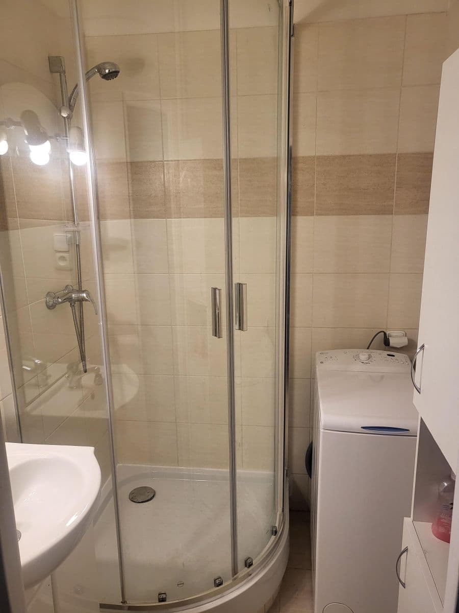 Pronájem bytu 2+1 52 m², Káranská, Praha, Praha Pronájem bytu 2+1 52 m², Káranská, Praha, Praha