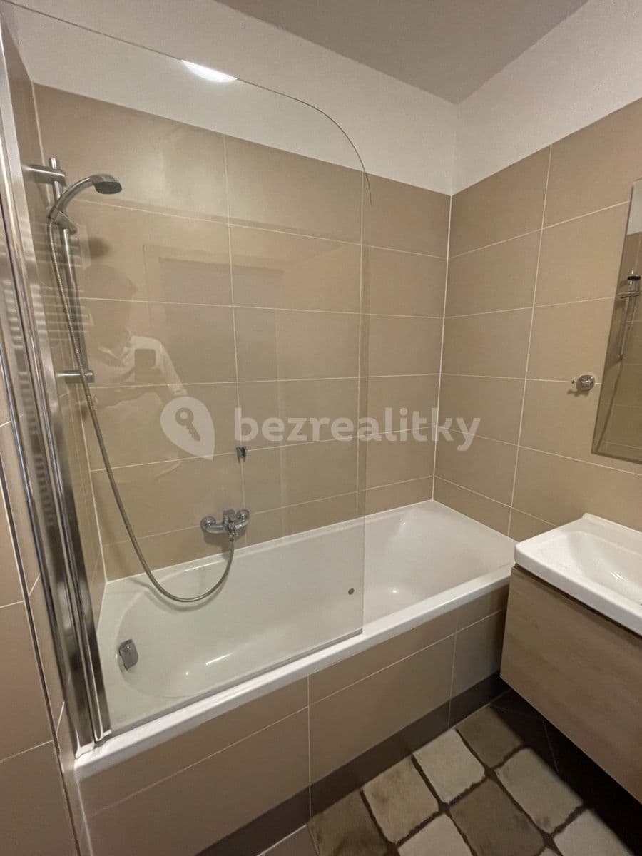 Pronájem bytu 1+kk 37 m², Kadečkové, Praha, Praha Pronájem bytu 1+kk 37 m², Kadečkové, Praha, Praha
