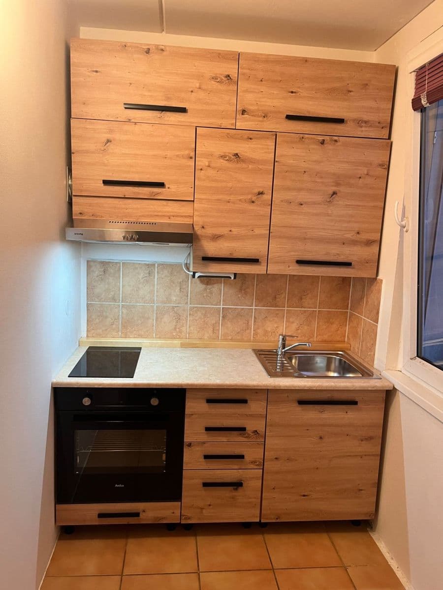 Pronájem bytu 1+kk 30 m², Krynická, Praha, Praha Pronájem bytu 1+kk 30 m², Krynická, Praha, Praha