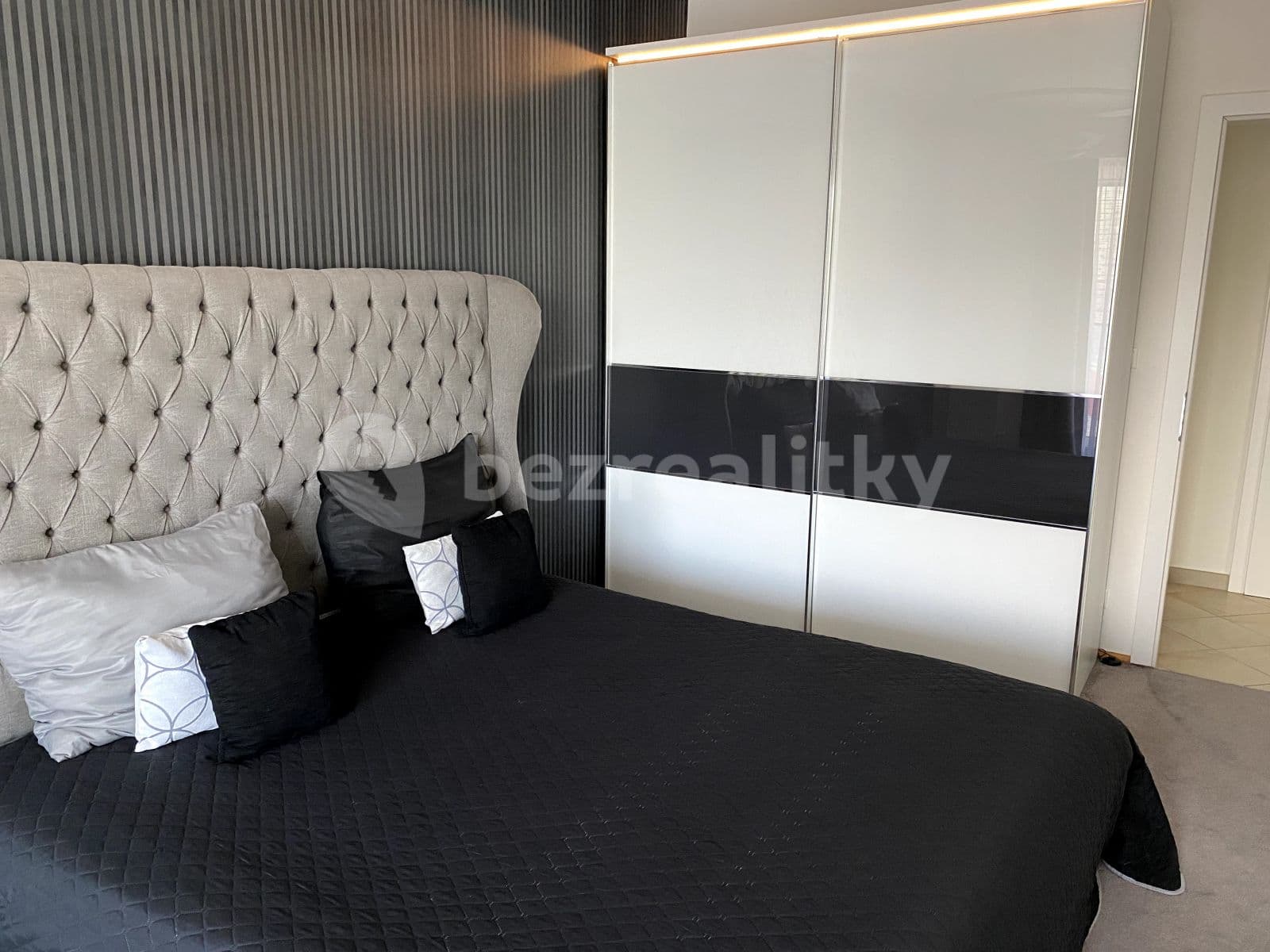 Pronájem bytu 2+kk 72 m², V Přístavu, Praha, Praha Pronájem bytu 2+kk 72 m², V Přístavu, Praha, Praha