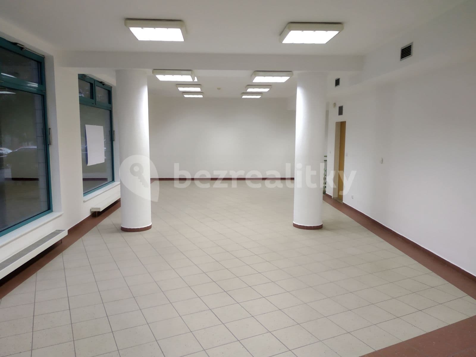 Pronájem nebytového prostoru 154 m², Bratří Dohalských, Praha, Praha Pronájem nebytového prostoru 154 m², Bratří Dohalských, Praha, Praha