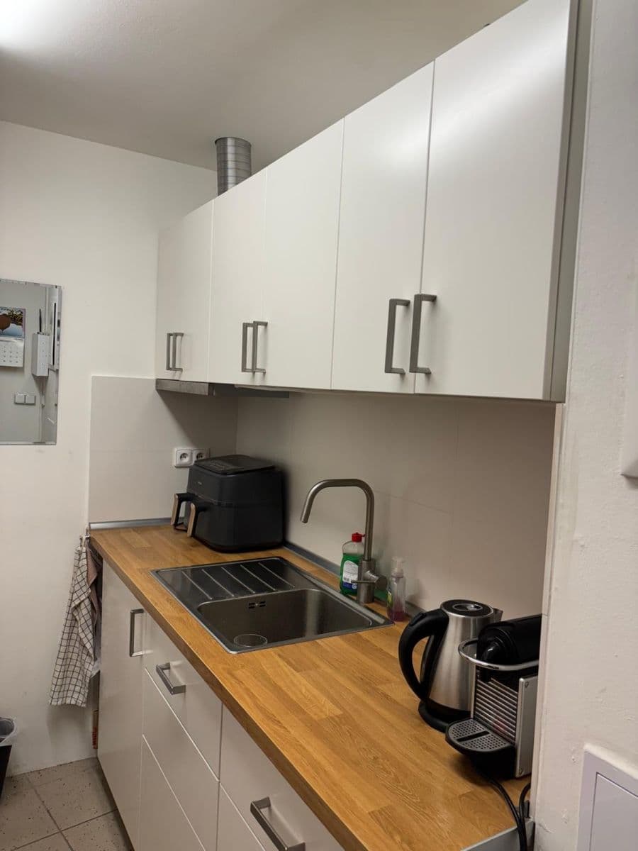 Pronájem nebytového prostoru 154 m², Bratří Dohalských, Praha, Praha Pronájem nebytového prostoru 154 m², Bratří Dohalských, Praha, Praha