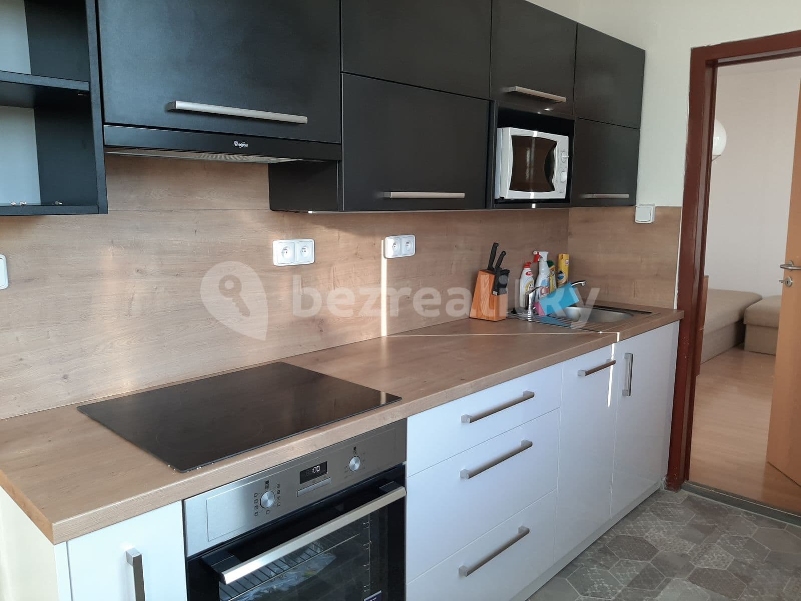 Pronájem bytu 2+1 56 m², Černá cesta, Olomouc, Olomoucký kraj Pronájem bytu 2+1 56 m², Černá cesta, Olomouc, Olomoucký kraj