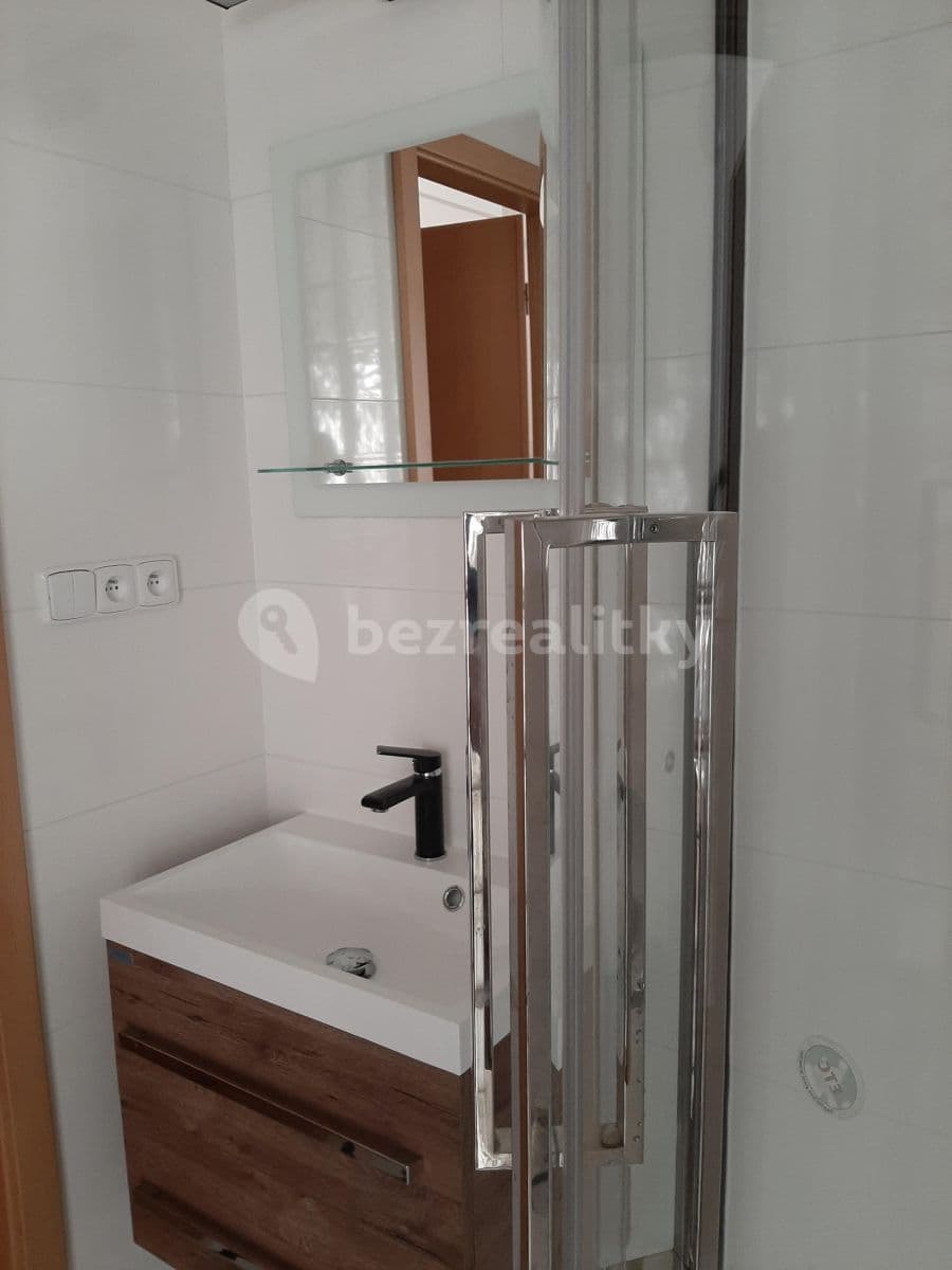 Pronájem bytu 2+1 56 m², Černá cesta, Olomouc, Olomoucký kraj Pronájem bytu 2+1 56 m², Černá cesta, Olomouc, Olomoucký kraj