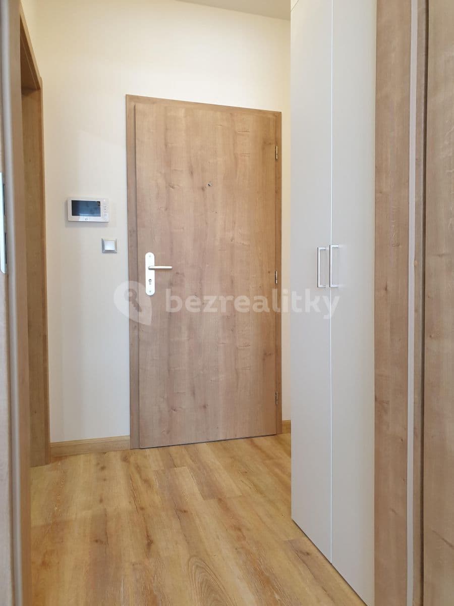 Pronájem bytu 1+kk 32 m², Rokycanova, Pardubice, Pardubický kraj Pronájem bytu 1+kk 32 m², Rokycanova, Pardubice, Pardubický kraj