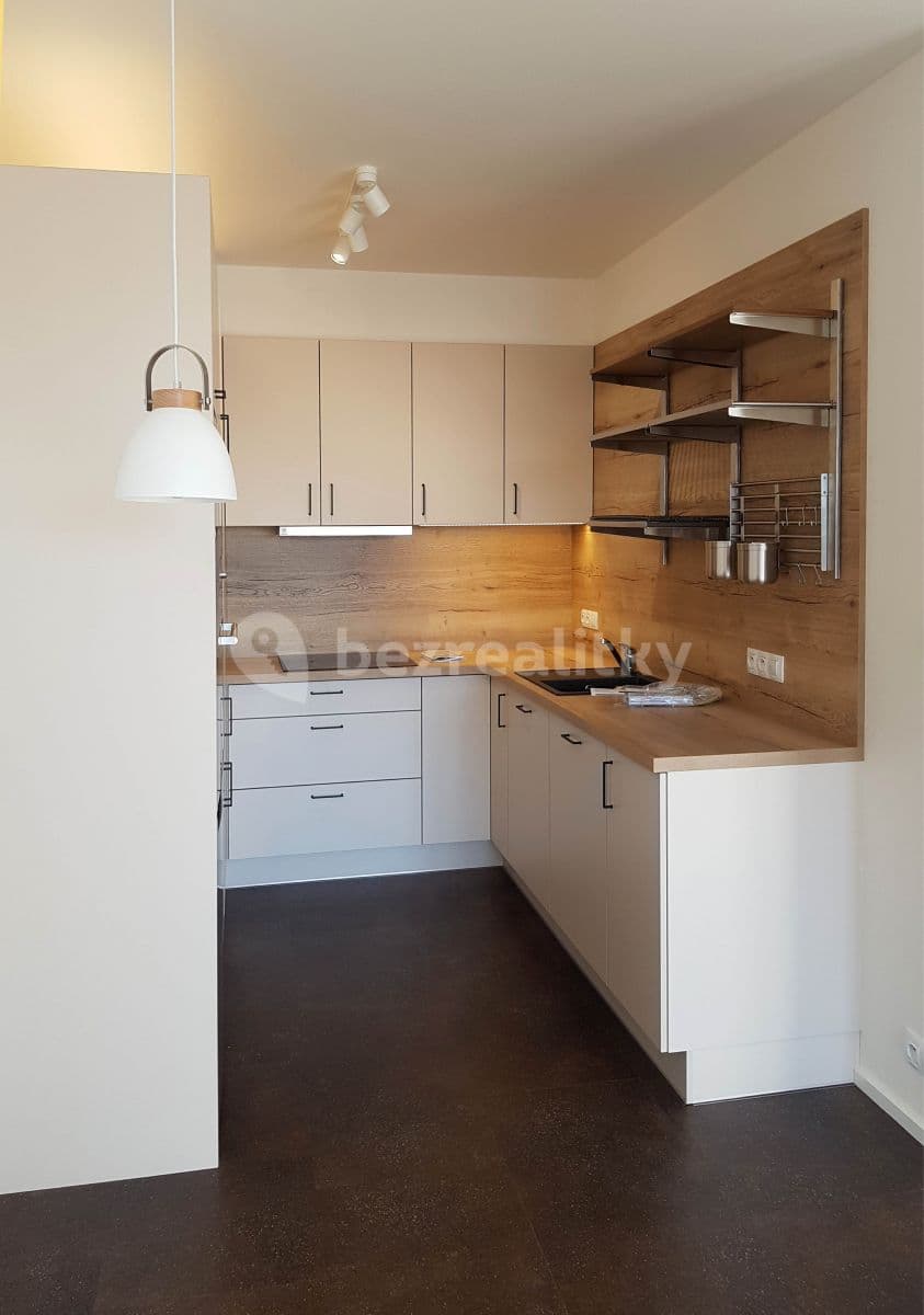 Pronájem bytu 2+kk 57 m², Tovární, Čelákovice, Středočeský kraj Pronájem bytu 2+kk 57 m², Tovární, Čelákovice, Středočeský kraj