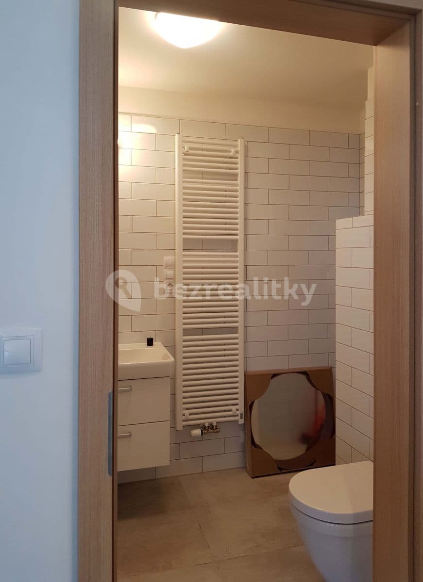 Pronájem bytu 2+kk 57 m², Tovární, Čelákovice, Středočeský kraj Pronájem bytu 2+kk 57 m², Tovární, Čelákovice, Středočeský kraj