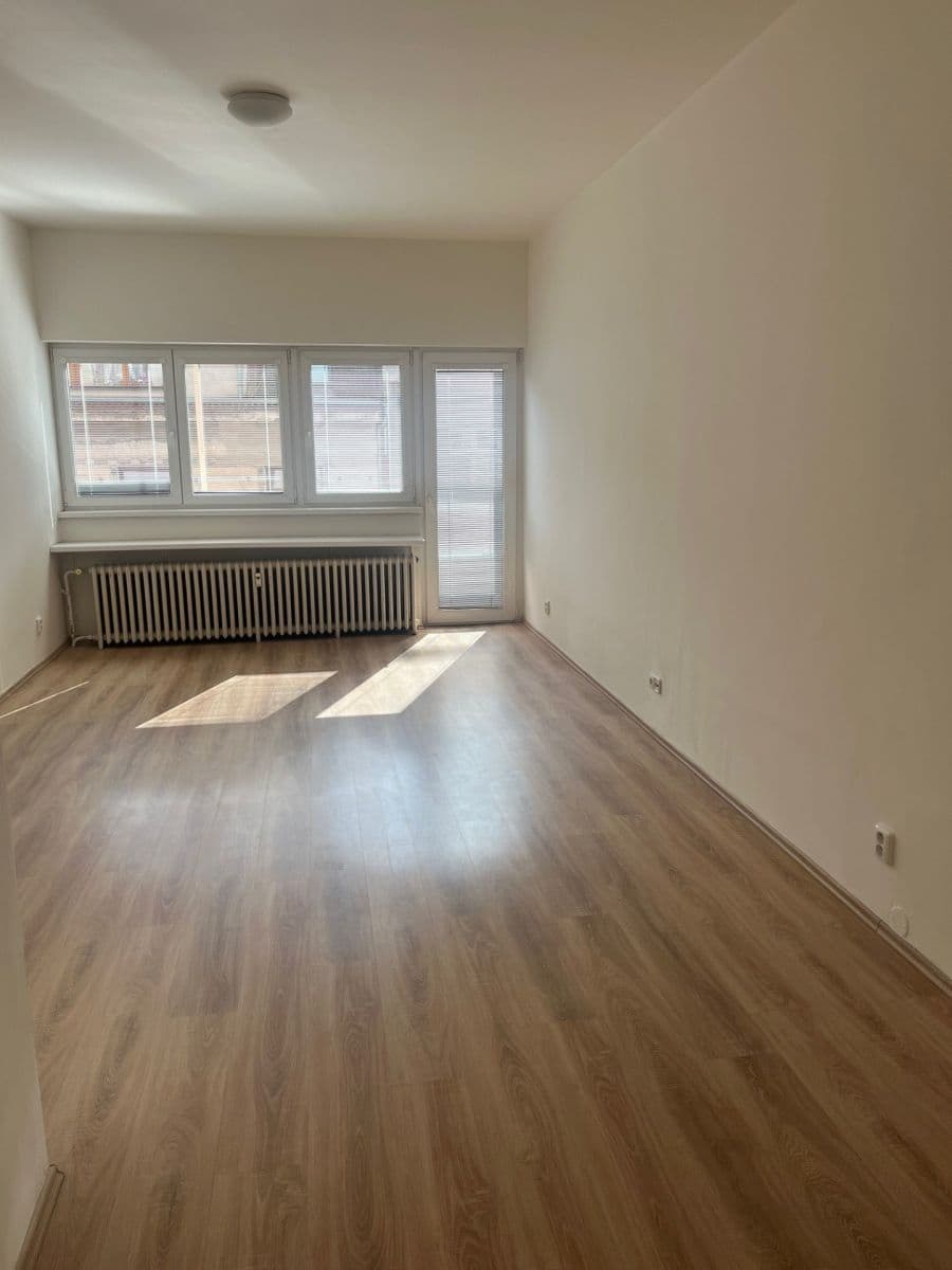 Pronájem bytu 1+1 38 m², U Kavalírky, Praha, Praha Pronájem bytu 1+1 38 m², U Kavalírky, Praha, Praha