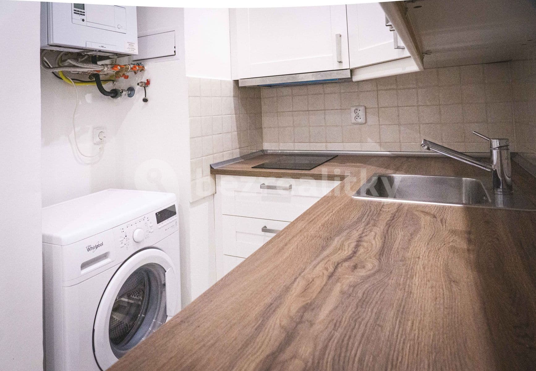 Pronájem bytu 1+1 30 m², Ruská, Praha, Praha Pronájem bytu 1+1 30 m², Ruská, Praha, Praha