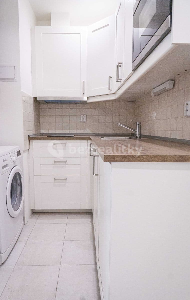 Pronájem bytu 1+1 30 m², Ruská, Praha, Praha Pronájem bytu 1+1 30 m², Ruská, Praha, Praha