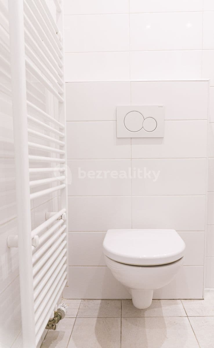 Pronájem bytu 1+1 30 m², Ruská, Praha, Praha Pronájem bytu 1+1 30 m², Ruská, Praha, Praha