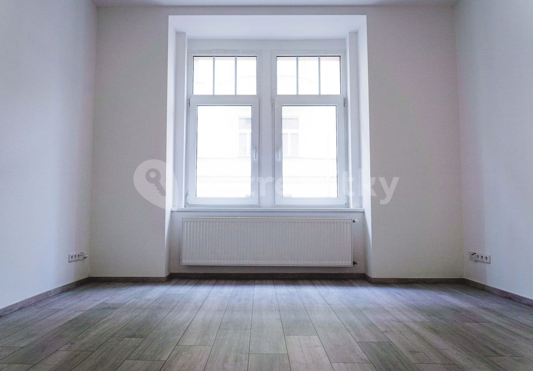 Pronájem bytu 1+1 30 m², Ruská, Praha, Praha Pronájem bytu 1+1 30 m², Ruská, Praha, Praha