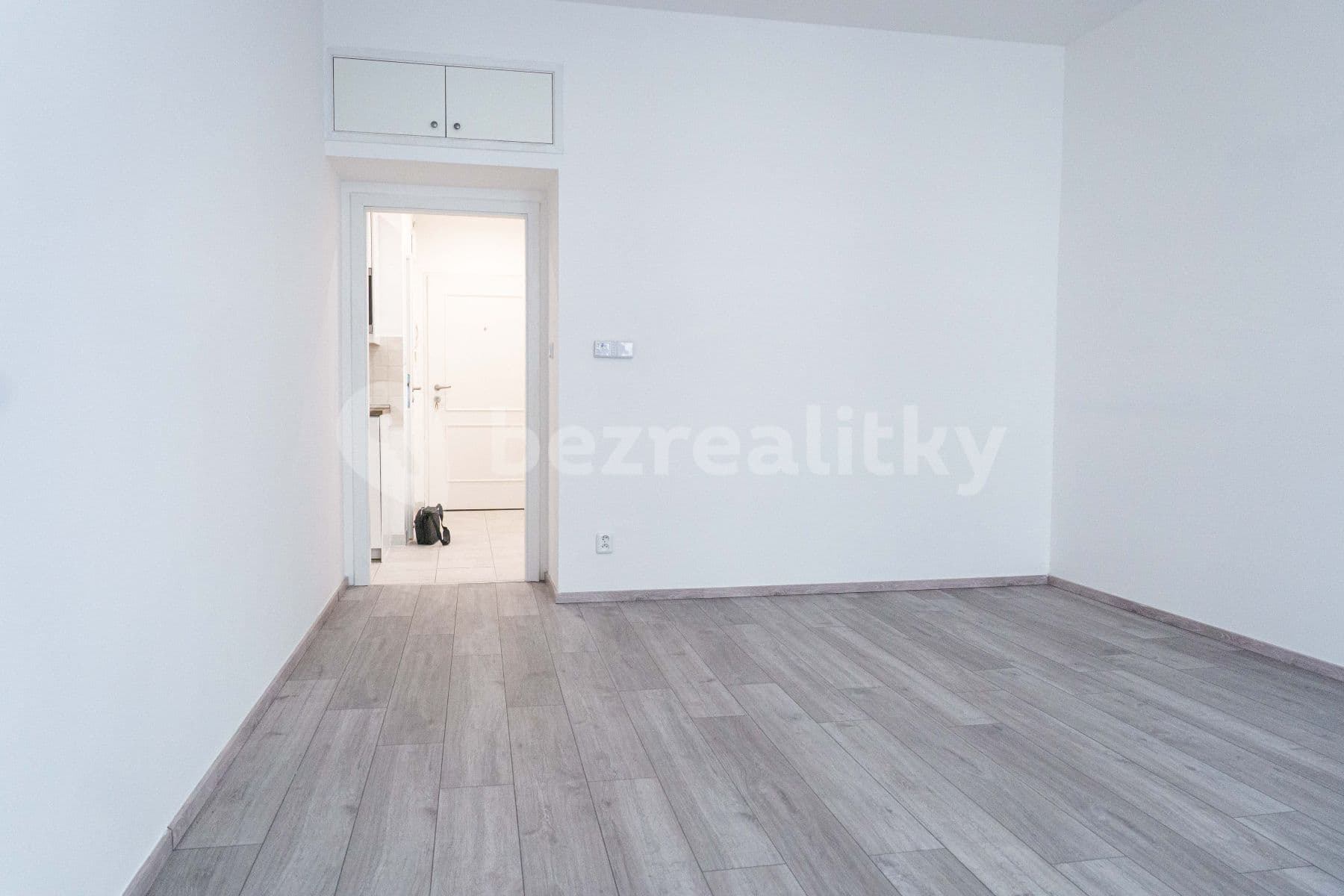 Pronájem bytu 1+1 30 m², Ruská, Praha, Praha Pronájem bytu 1+1 30 m², Ruská, Praha, Praha