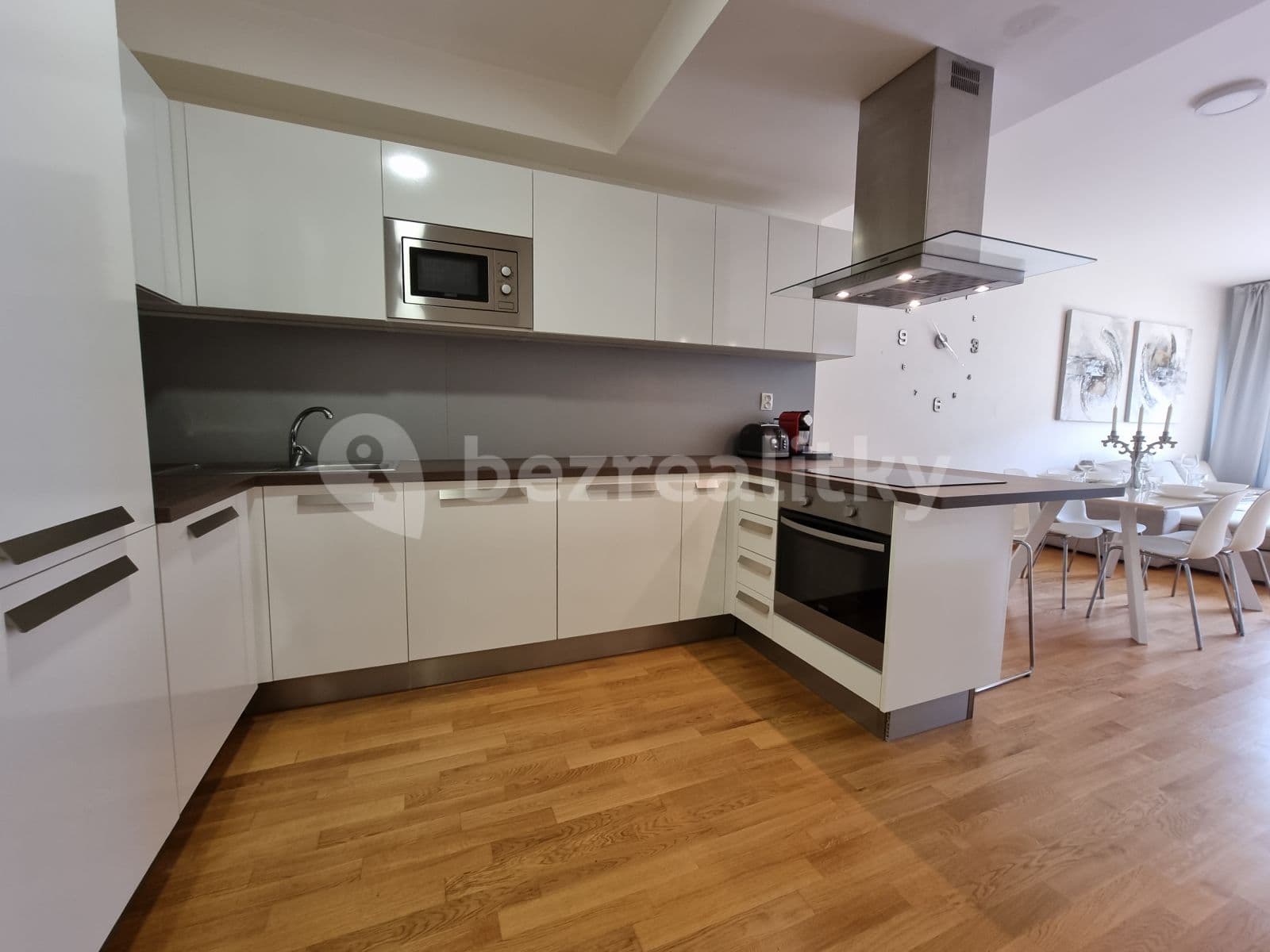 Pronájem bytu 2+kk 58 m², Za Karlínským přístavem, Praha, Praha Pronájem bytu 2+kk 58 m², Za Karlínským přístavem, Praha, Praha
