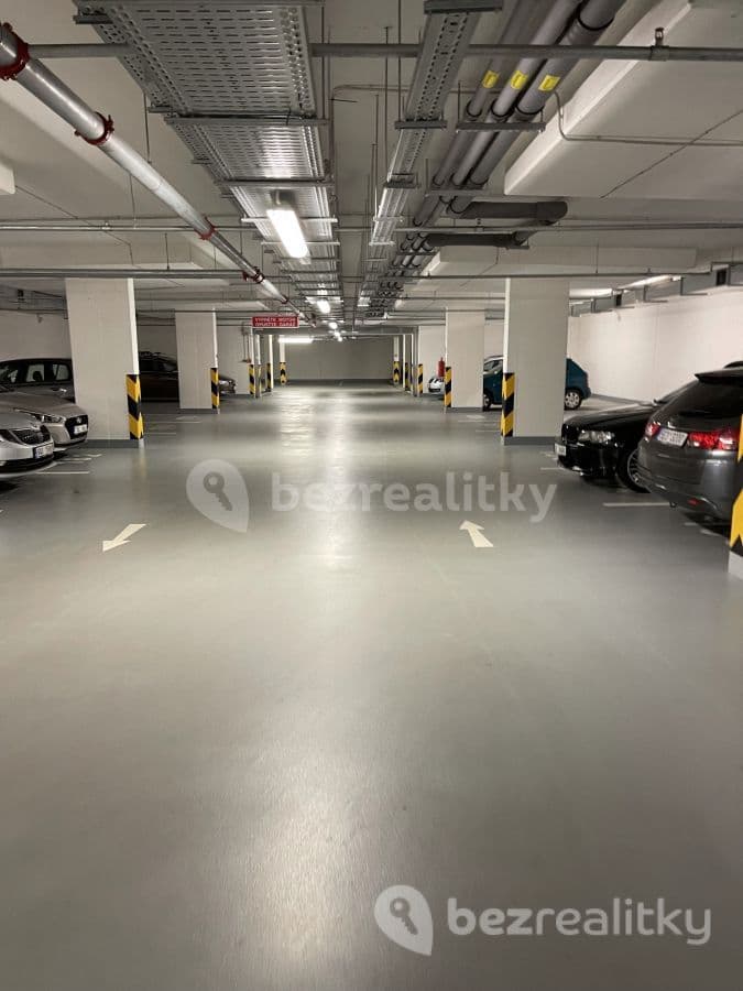 Pronájem garáže 14 m², Hlučkova, Praha, Praha Pronájem garáže 14 m², Hlučkova, Praha, Praha