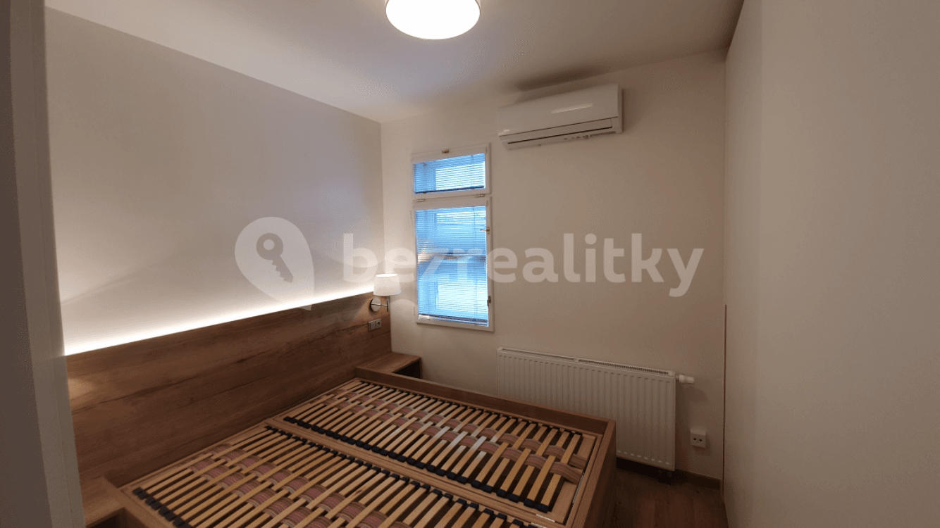Pronájem bytu 2+kk 37 m², Sokolovská, Praha, Praha Pronájem bytu 2+kk 37 m², Sokolovská, Praha, Praha