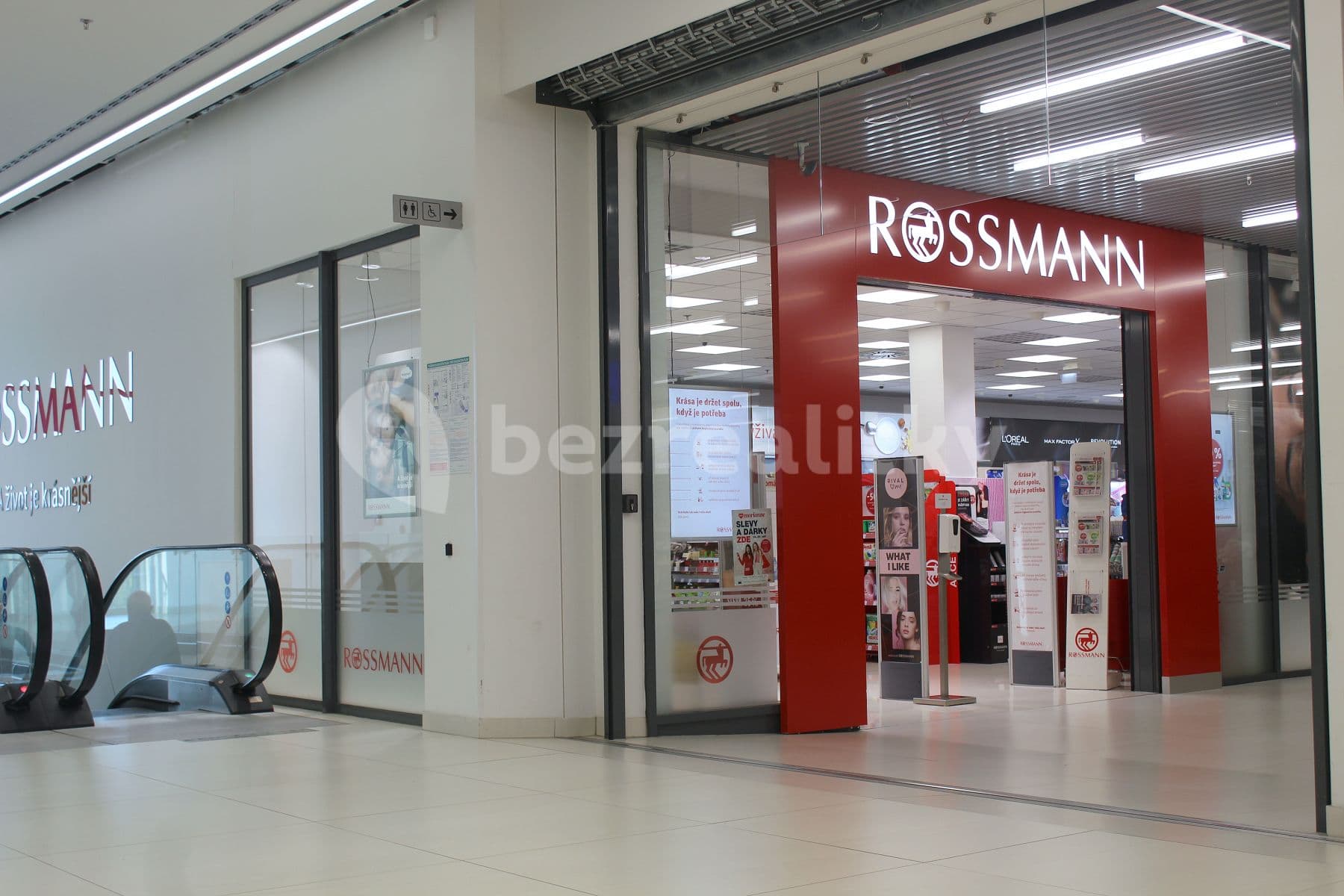 Pronájem bytu 2+1 42 m², Mukařovského, Praha, Praha Pronájem bytu 2+1 42 m², Mukařovského, Praha, Praha