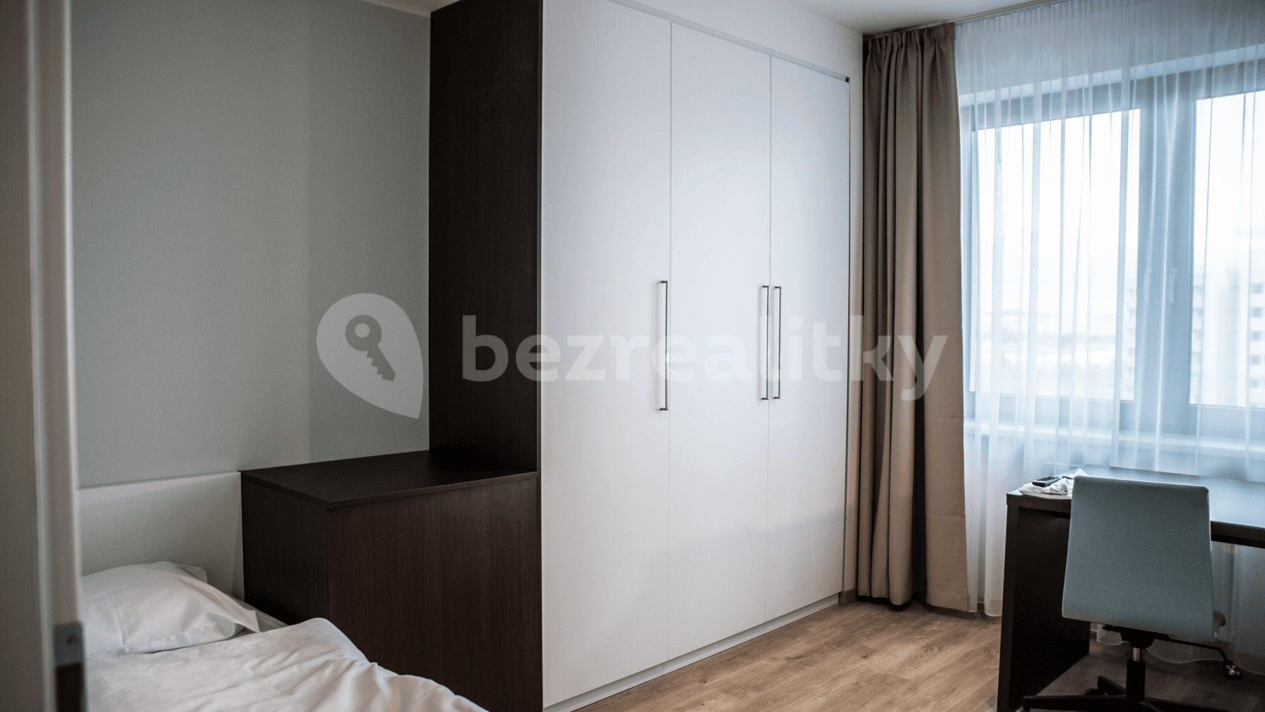 Pronájem bytu 2+1 42 m², Mukařovského, Praha, Praha Pronájem bytu 2+1 42 m², Mukařovského, Praha, Praha