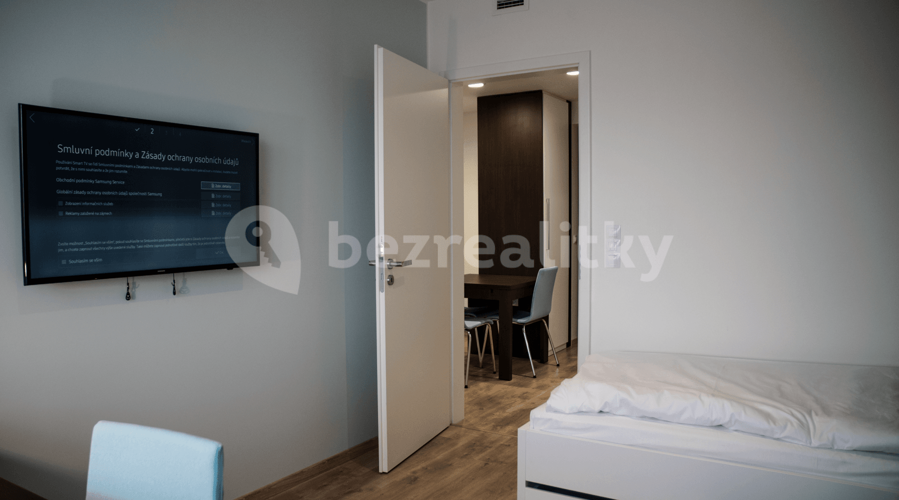 Pronájem bytu 2+1 42 m², Mukařovského, Praha, Praha Pronájem bytu 2+1 42 m², Mukařovského, Praha, Praha