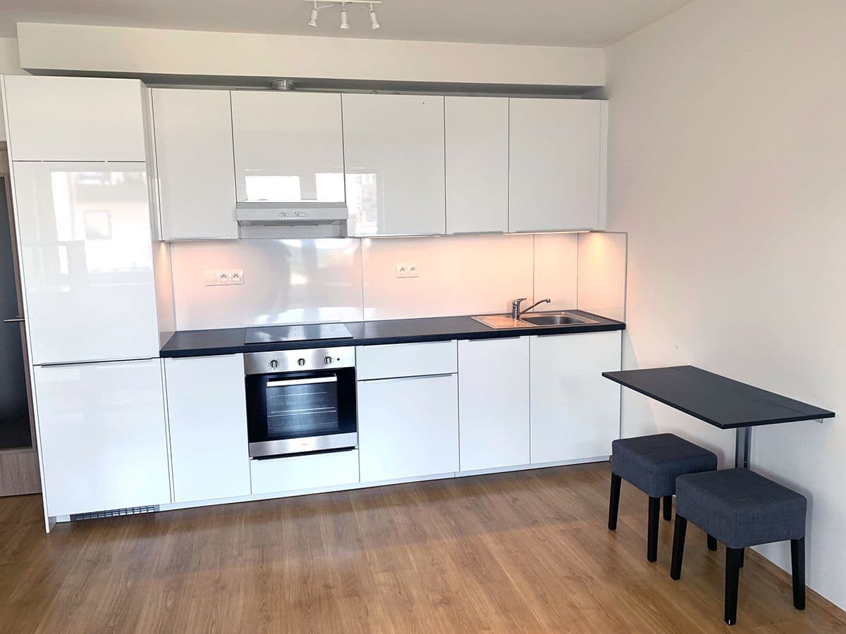 Pronájem bytu 1+kk 36 m², Škrábkových, Praha, Praha Pronájem bytu 1+kk 36 m², Škrábkových, Praha, Praha