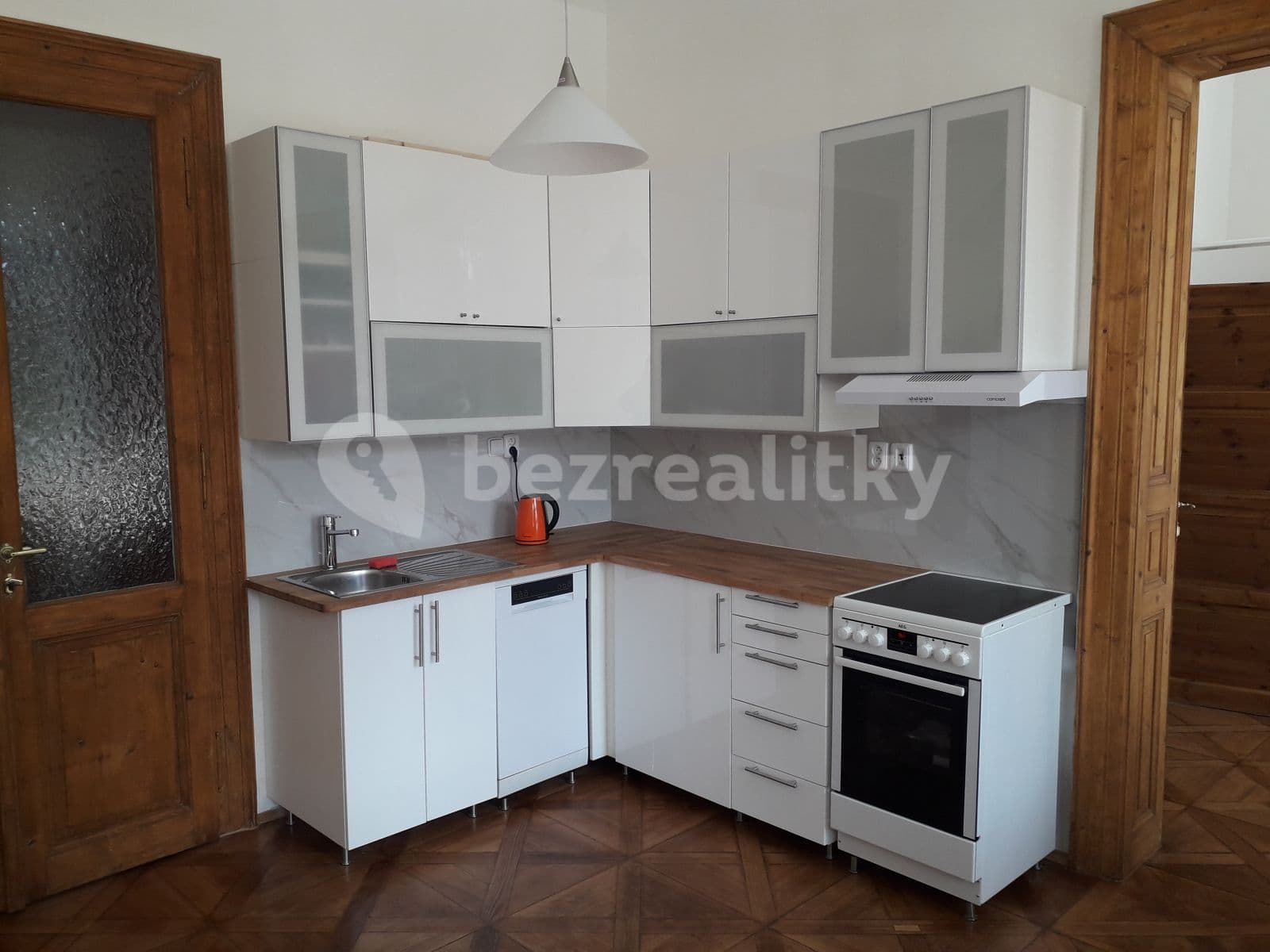 Pronájem bytu 2+kk 60 m², Bolzanova, Praha, Praha Pronájem bytu 2+kk 60 m², Bolzanova, Praha, Praha