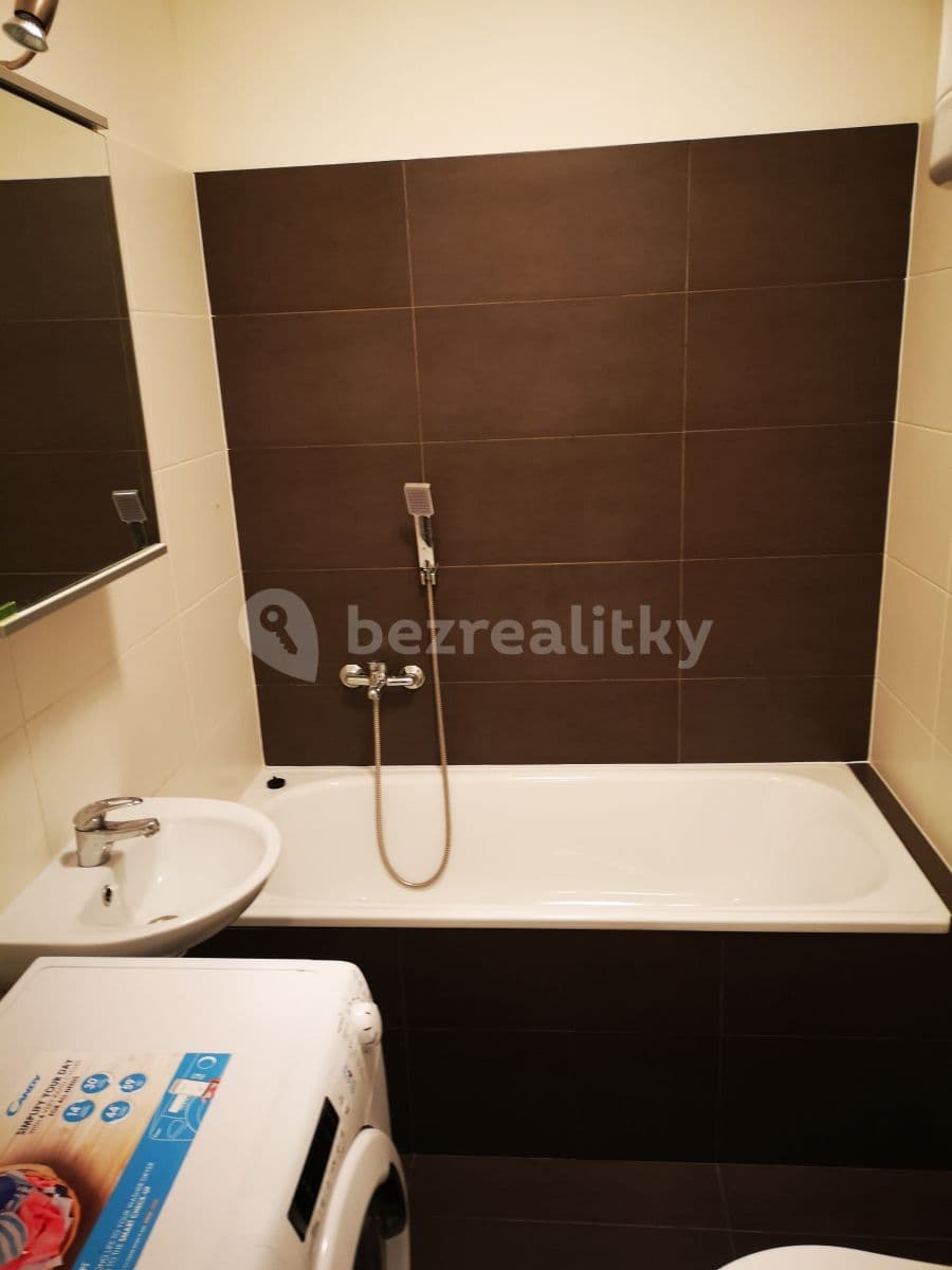 Pronájem bytu 1+kk 20 m², Pod Kynclovkou, Praha, Praha Pronájem bytu 1+kk 20 m², Pod Kynclovkou, Praha, Praha