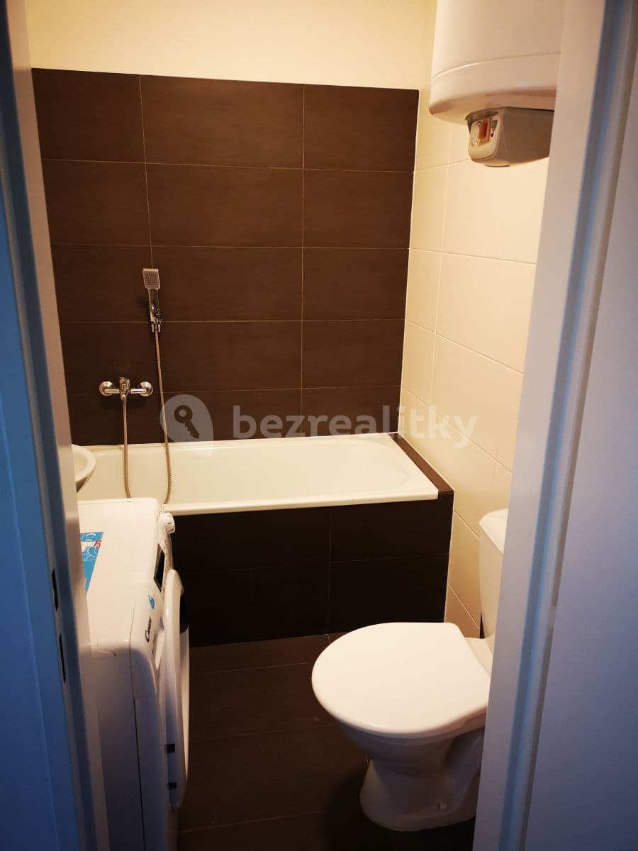 Pronájem bytu 1+kk 20 m², Pod Kynclovkou, Praha, Praha Pronájem bytu 1+kk 20 m², Pod Kynclovkou, Praha, Praha