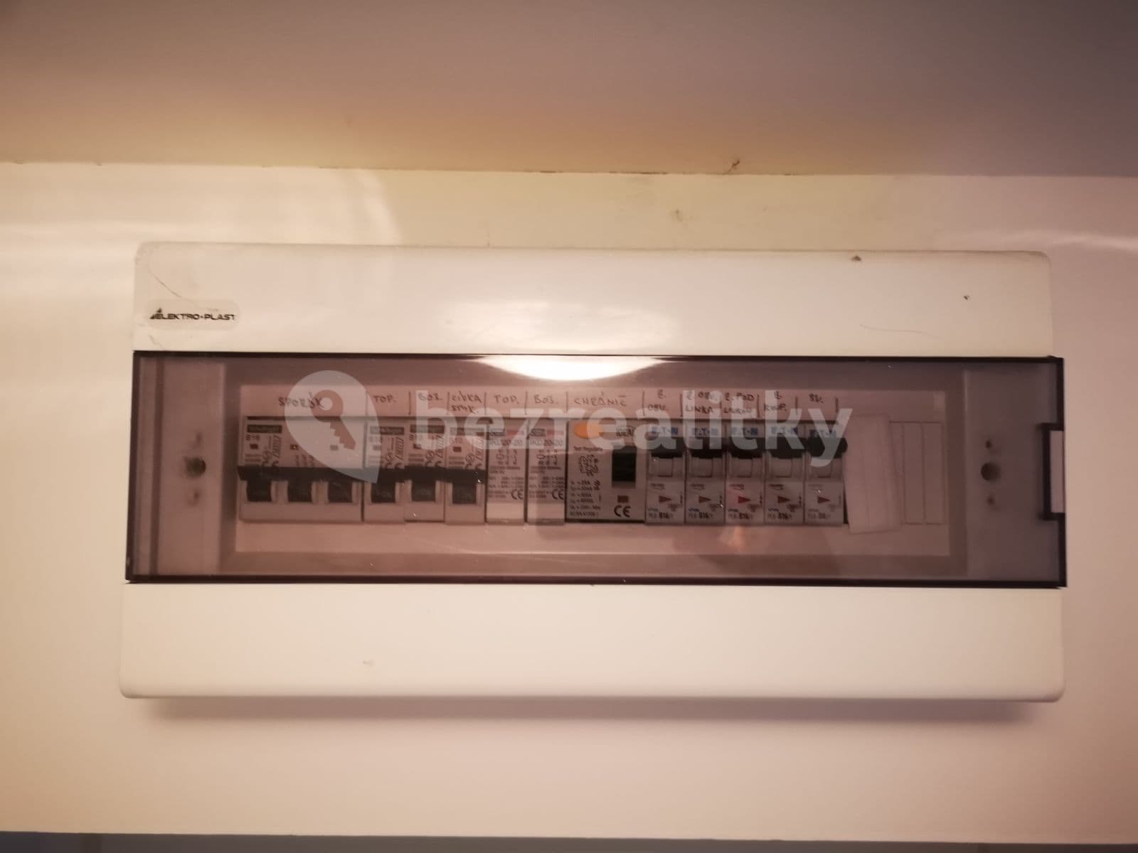 Pronájem bytu 1+kk 20 m², Pod Kynclovkou, Praha, Praha Pronájem bytu 1+kk 20 m², Pod Kynclovkou, Praha, Praha