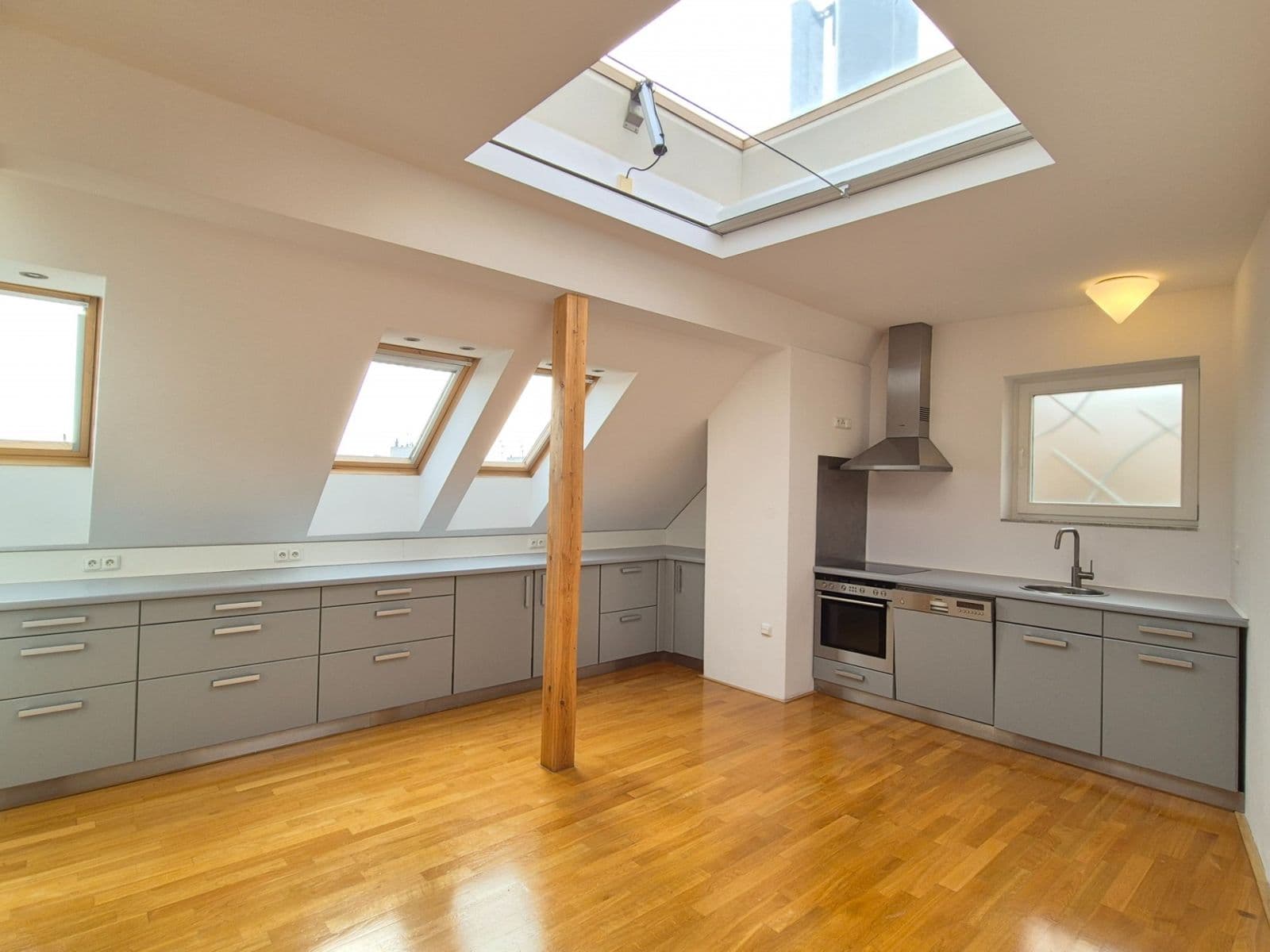 Pronájem bytu 3+kk 127 m², Uralská, Praha, Praha Pronájem bytu 3+kk 127 m², Uralská, Praha, Praha