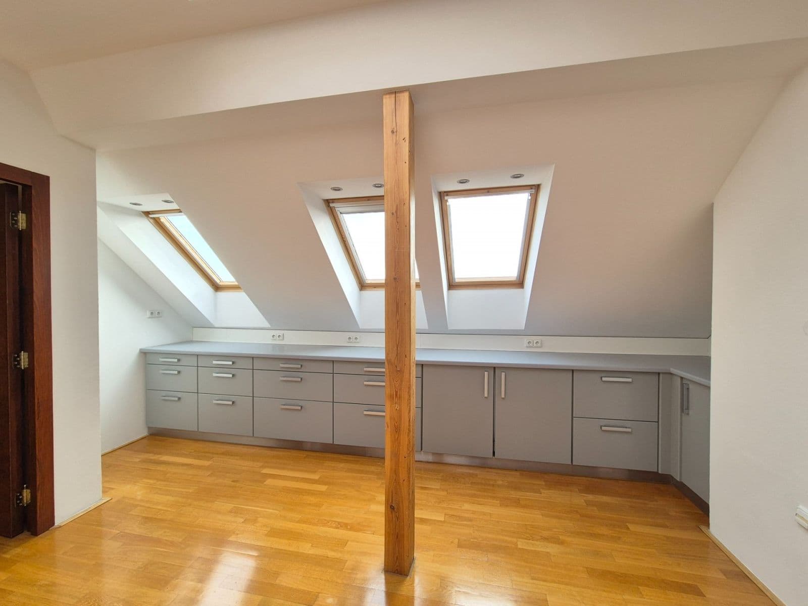 Pronájem bytu 3+kk 127 m², Uralská, Praha, Praha Pronájem bytu 3+kk 127 m², Uralská, Praha, Praha
