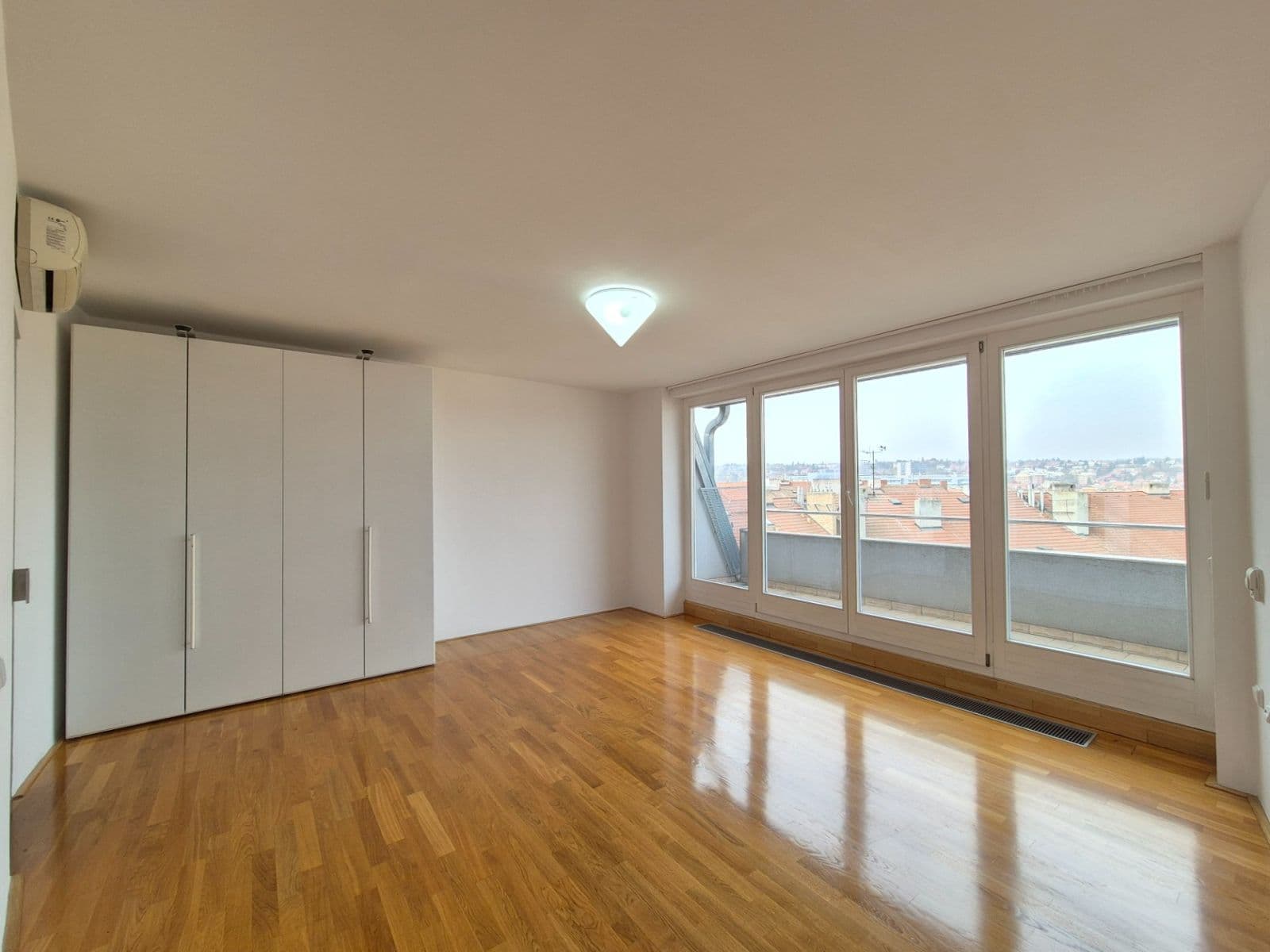 Pronájem bytu 3+kk 127 m², Uralská, Praha, Praha Pronájem bytu 3+kk 127 m², Uralská, Praha, Praha