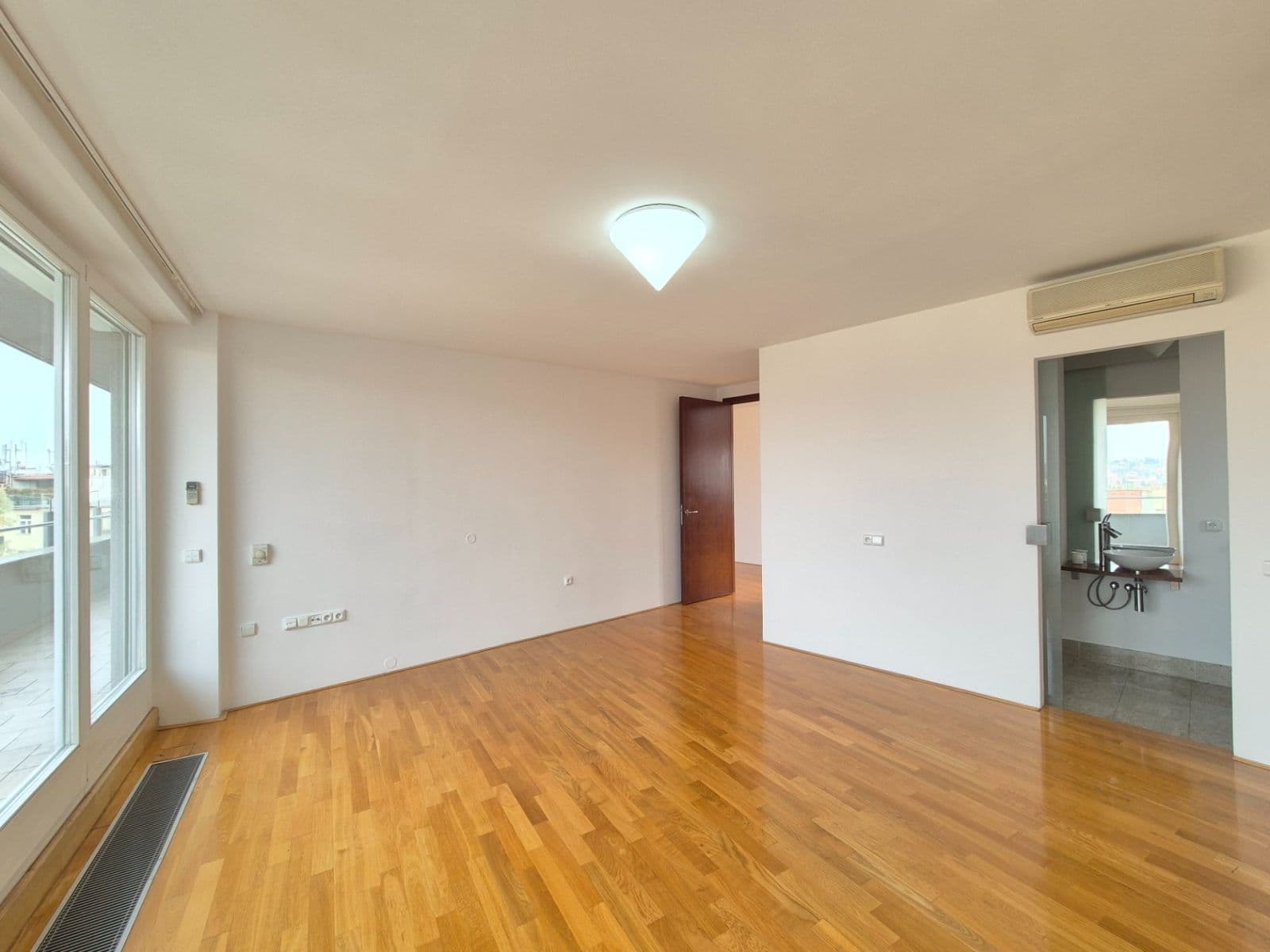Pronájem bytu 3+kk 127 m², Uralská, Praha, Praha Pronájem bytu 3+kk 127 m², Uralská, Praha, Praha