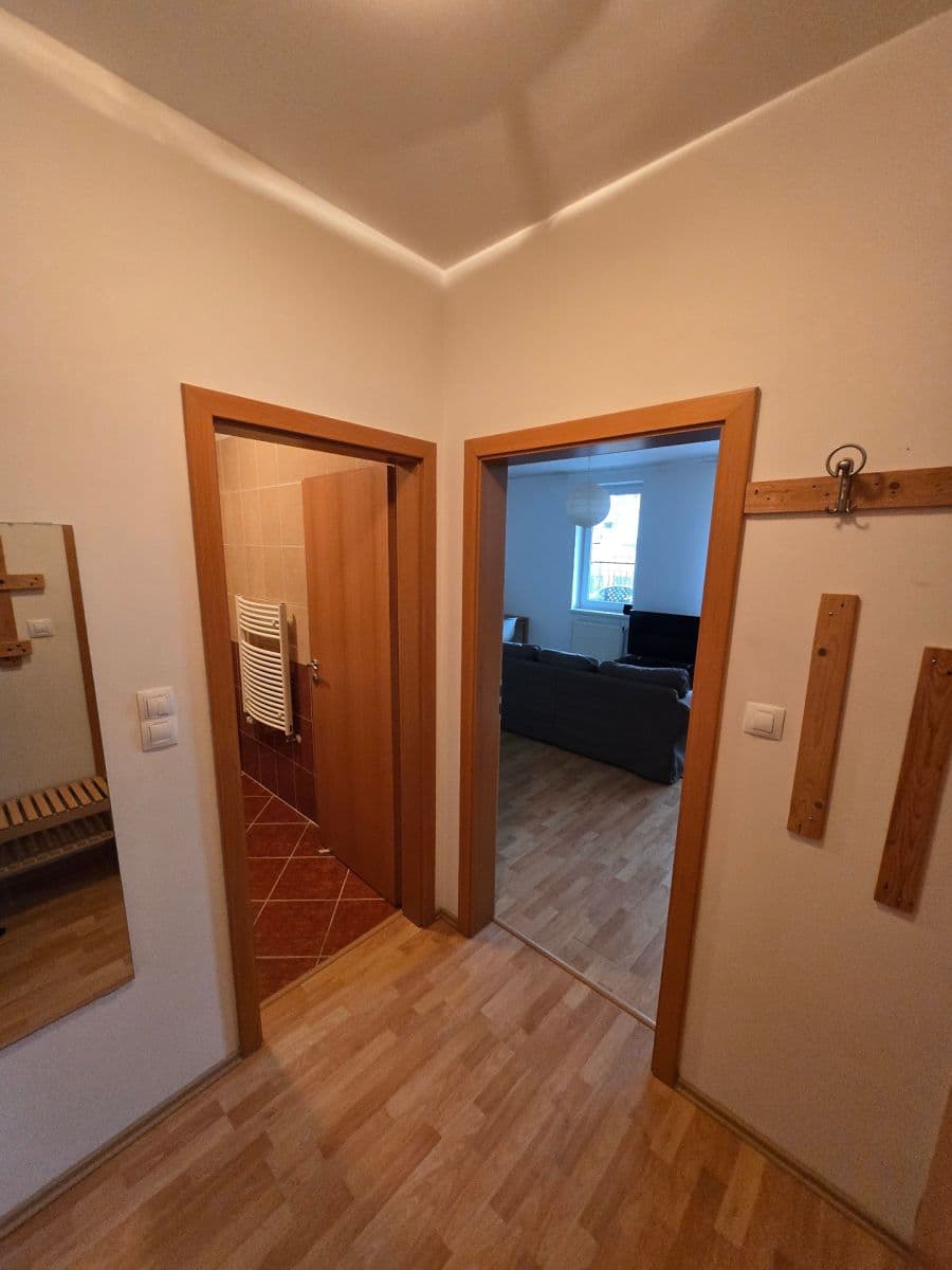 Pronájem bytu 1+kk 38 m², Kabešova, Praha, Praha Pronájem bytu 1+kk 38 m², Kabešova, Praha, Praha