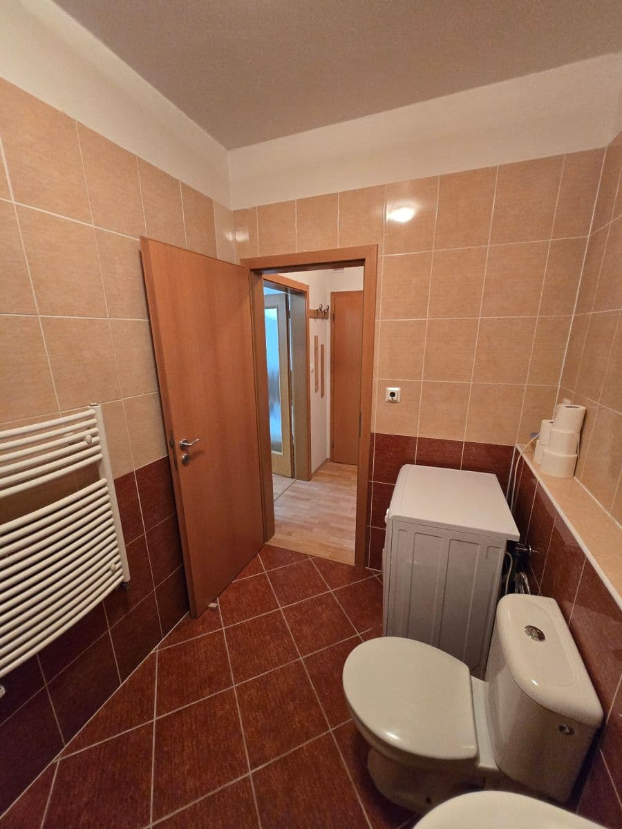 Pronájem bytu 1+kk 38 m², Kabešova, Praha, Praha Pronájem bytu 1+kk 38 m², Kabešova, Praha, Praha